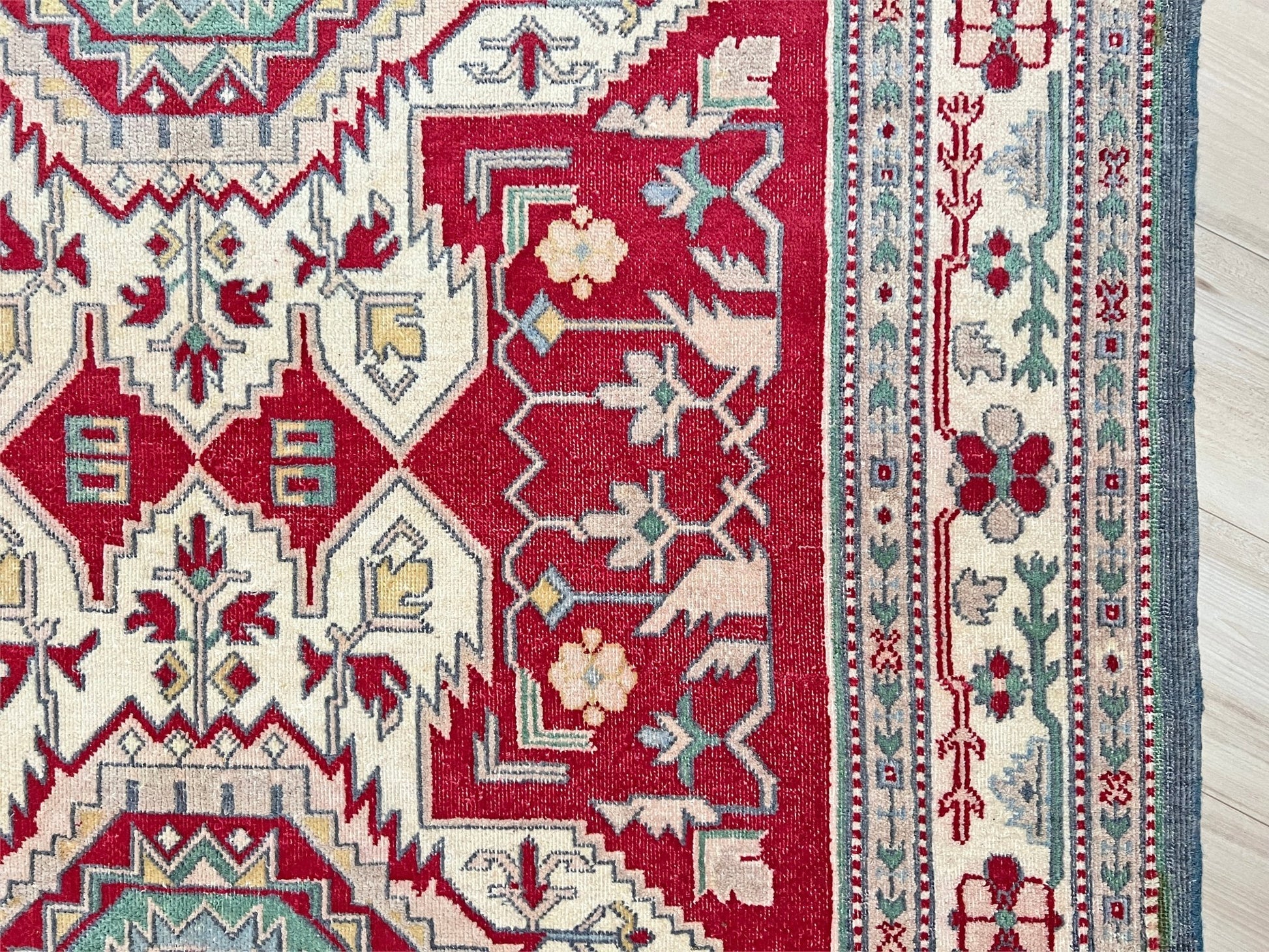 Vintage caucasian handmade rug. 5x7 scatter wool rug Oriental rug shop san francisco bay area. Buy vintage rug online