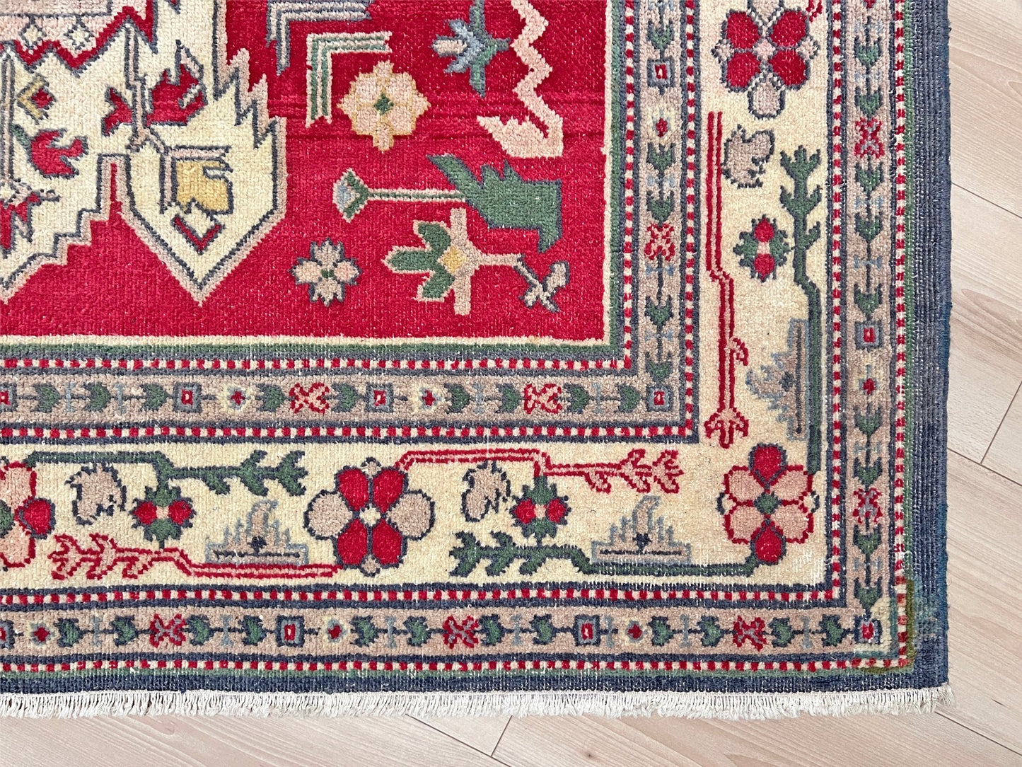 Vintage caucasian handmade rug. 5x7 scatter wool rug Oriental rug shop san francisco bay area. Buy vintage rug online