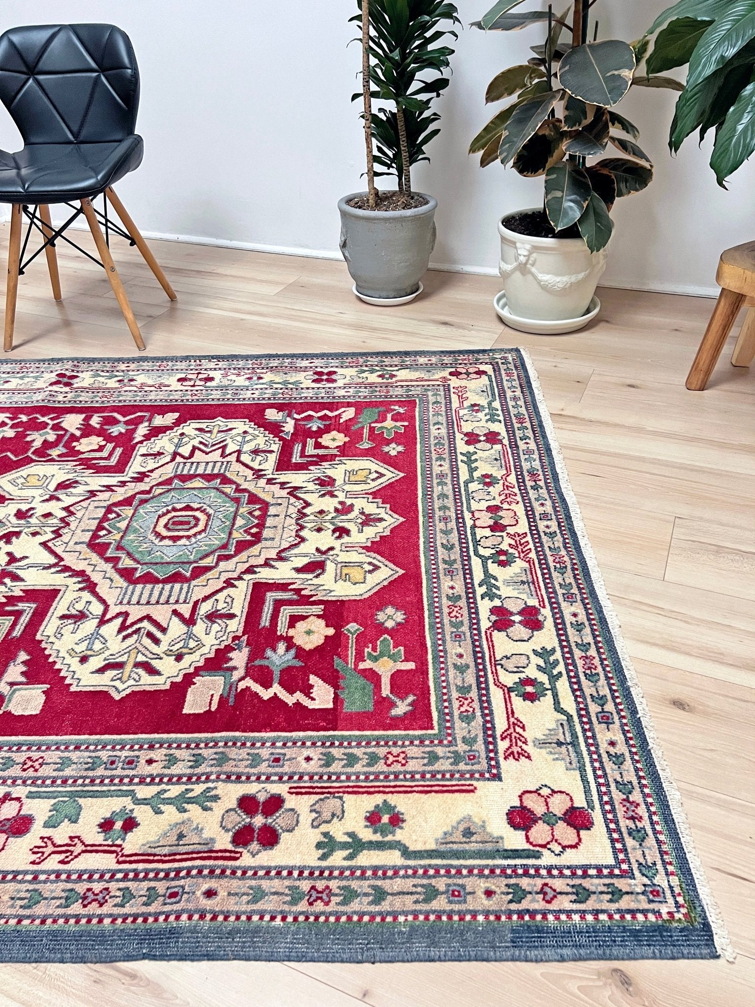 Vintage caucasian handmade rug. 5x7 scatter wool rug Oriental rug shop san francisco bay area. Buy vintage rug online