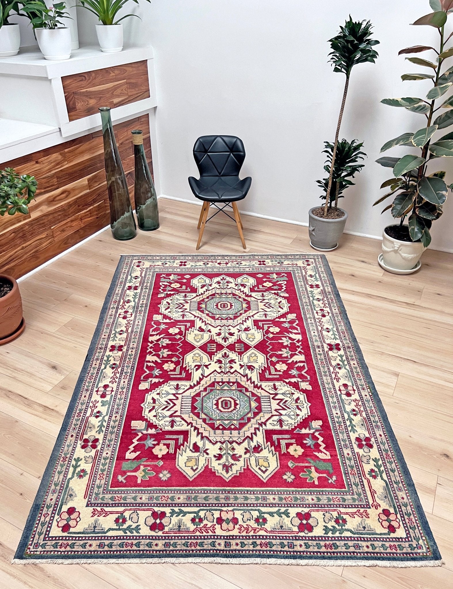 Vintage caucasian handmade rug. 5x7 scatter wool rug Oriental rug shop san francisco bay area. Buy vintage rug online