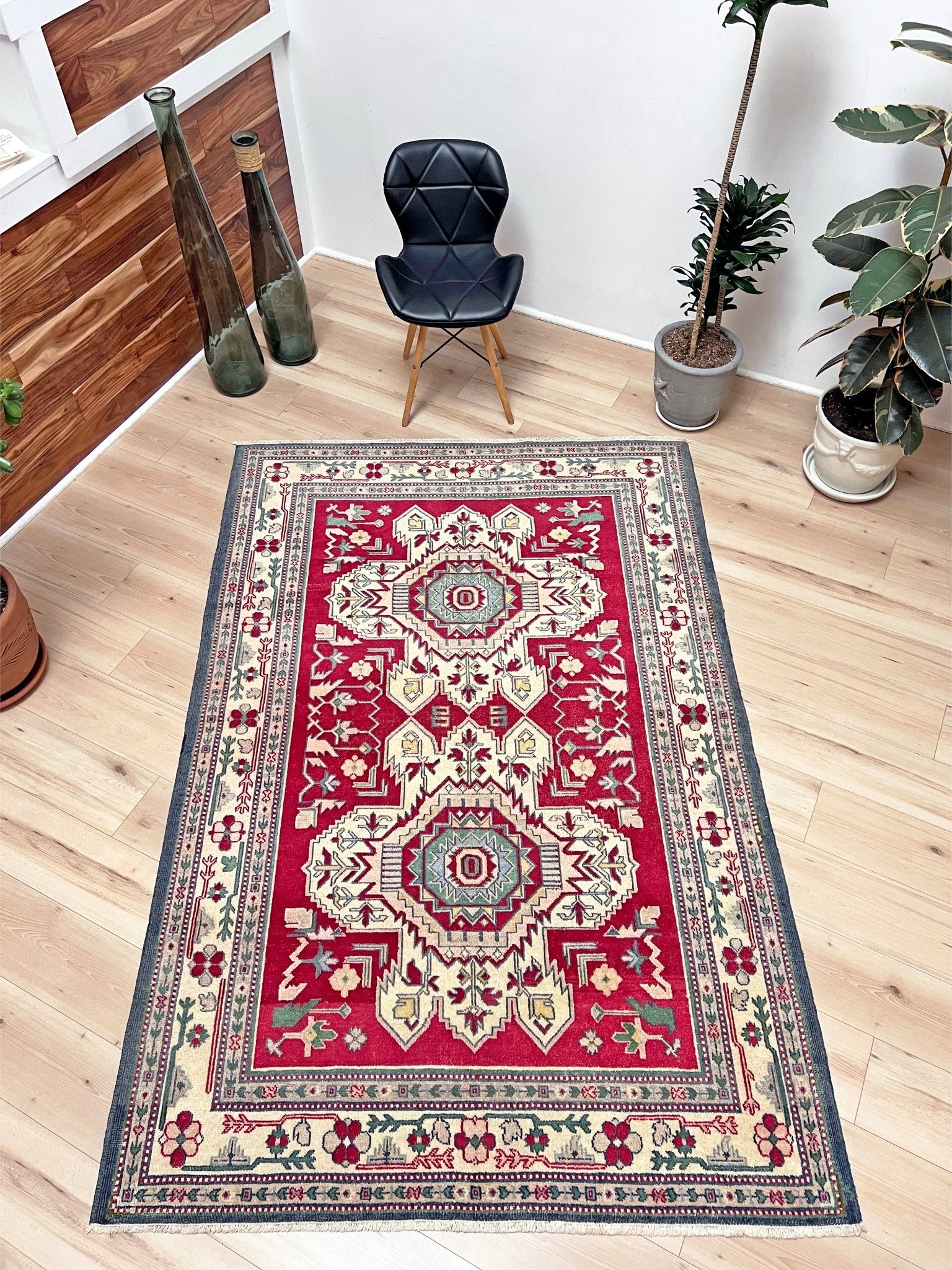 Vintage caucasian handmade rug. 5x7 scatter wool rug Oriental rug shop san francisco bay area. Buy vintage rug online