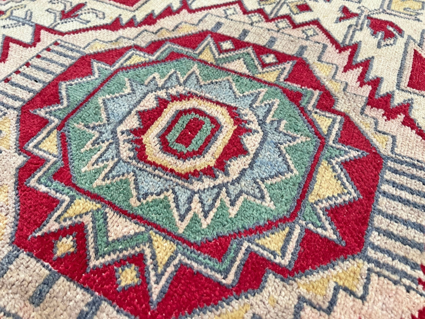 Vintage caucasian handmade rug. 5x7 scatter wool rug Oriental rug shop san francisco bay area. Buy vintage rug online