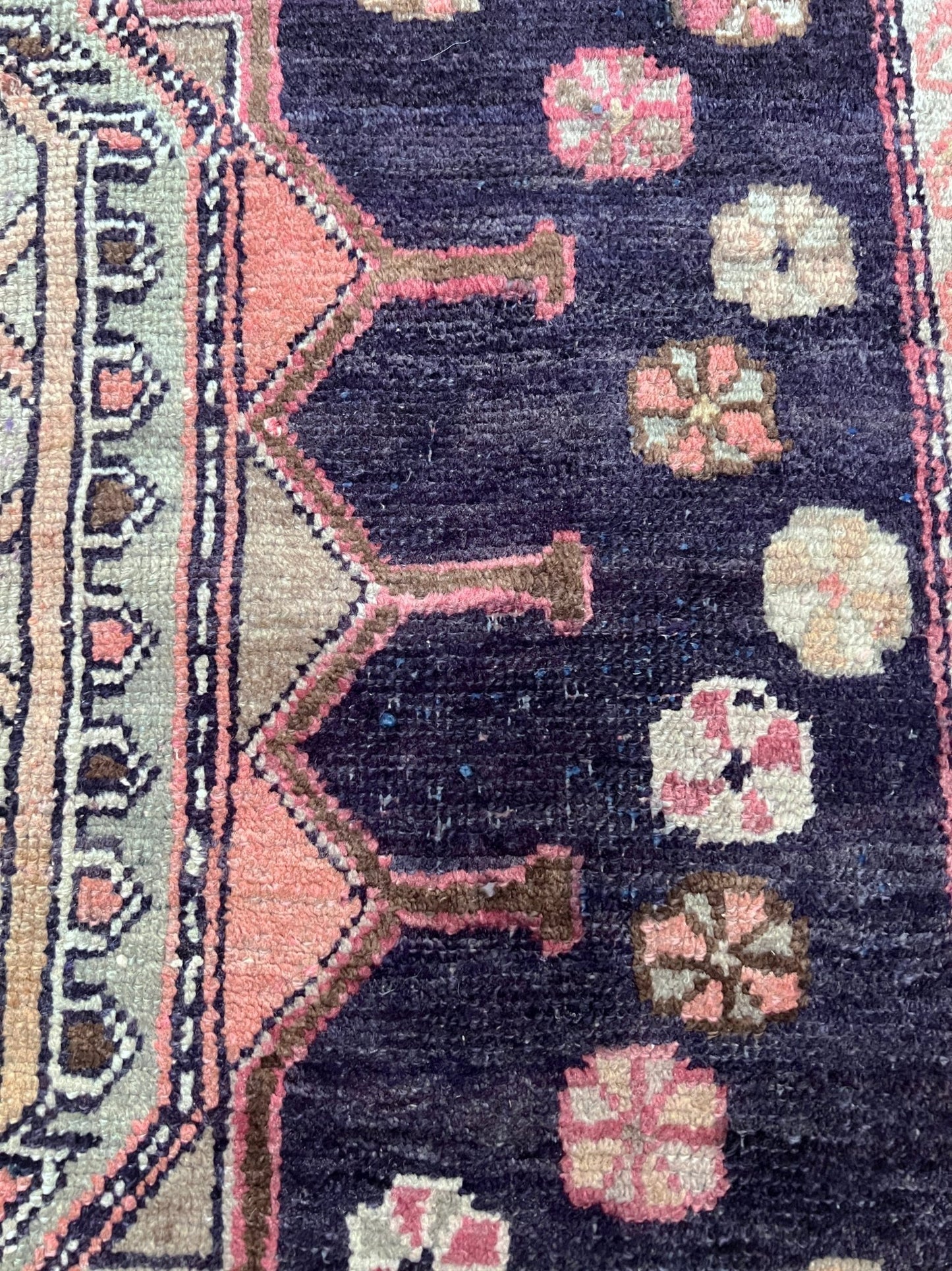 Derbend caucasian vintage rug. Oriental Rug shop San Francisco Bay Area. Vintage rug store around me. Buy handmade rug online