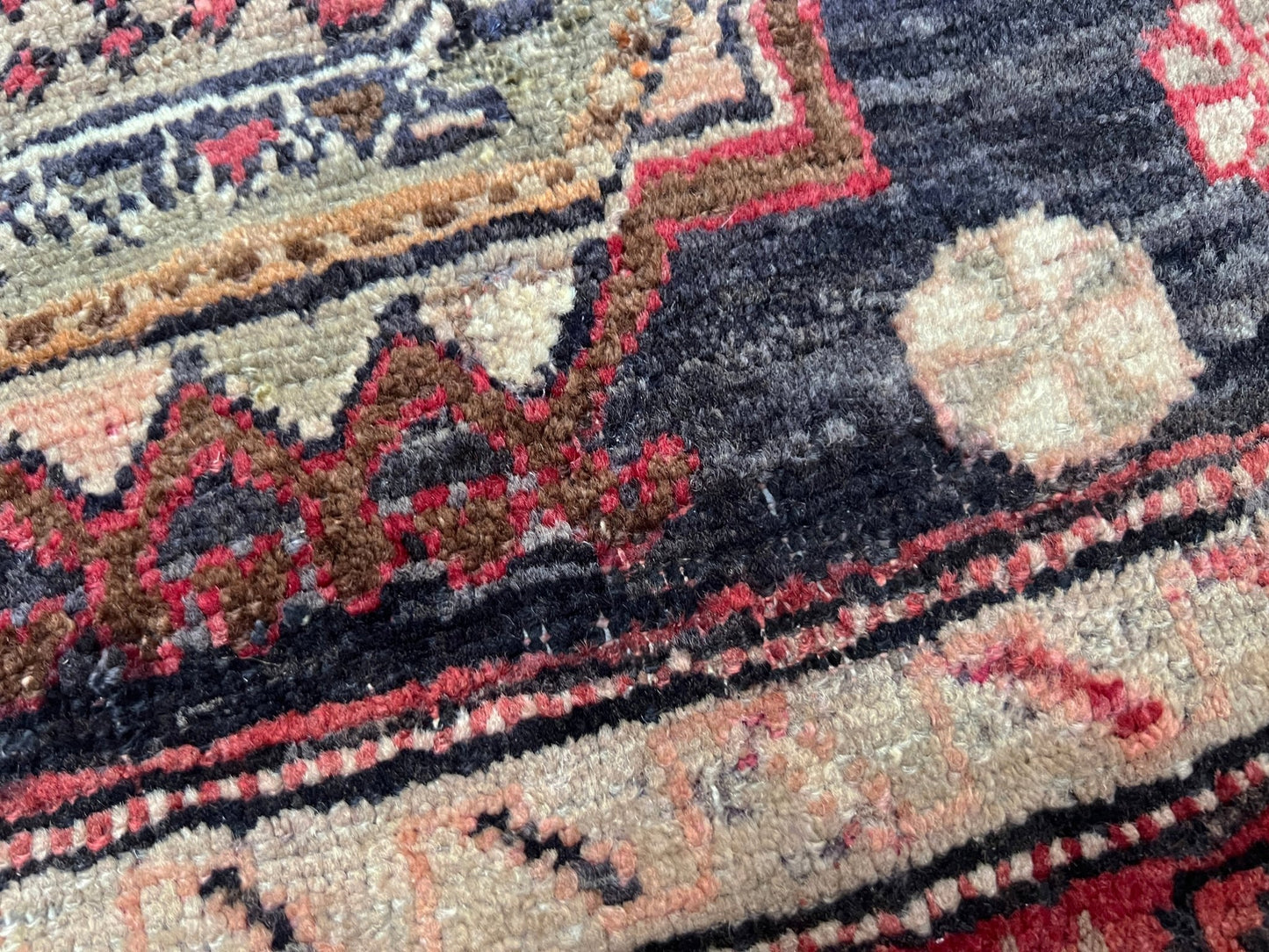 Derbend caucasian vintage rug. Oriental Rug shop San Francisco Bay Area. Vintage rug store around me. Buy handmade rug online