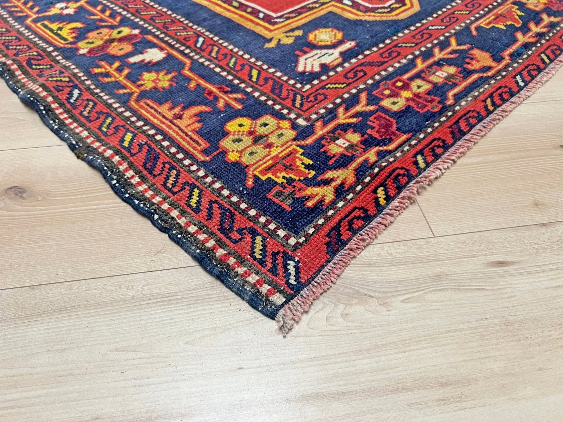 Derbend Caucasian vintage small Scatter handmade rug. Oriental rug shop San francisco bay area. Buy rug online free shipping