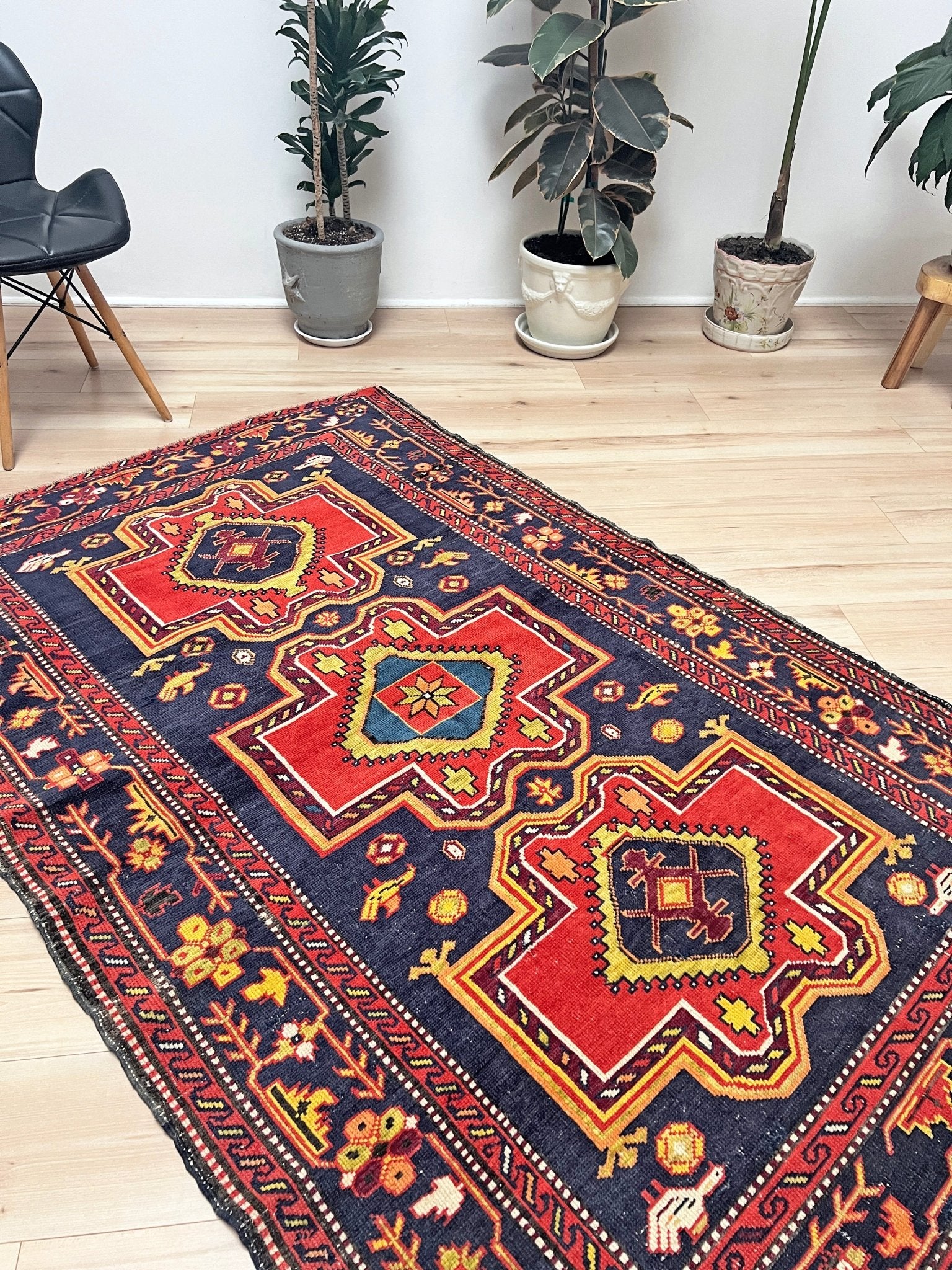 Derbend Caucasian vintage small Scatter handmade rug. Oriental rug shop San francisco bay area. Buy rug online free shipping