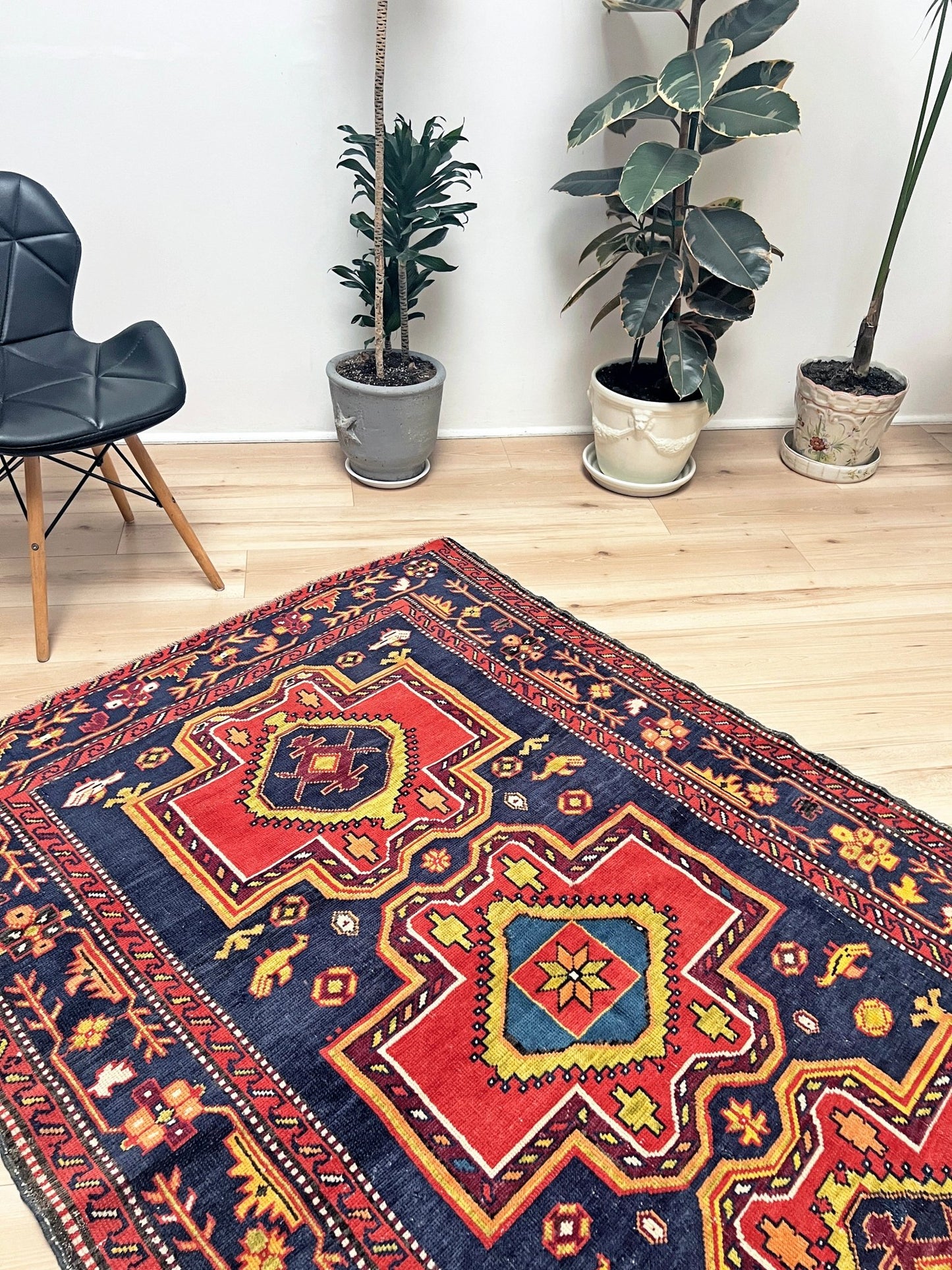 Derbend Caucasian vintage small Scatter handmade rug. Oriental rug shop San francisco bay area. Buy rug online free shipping