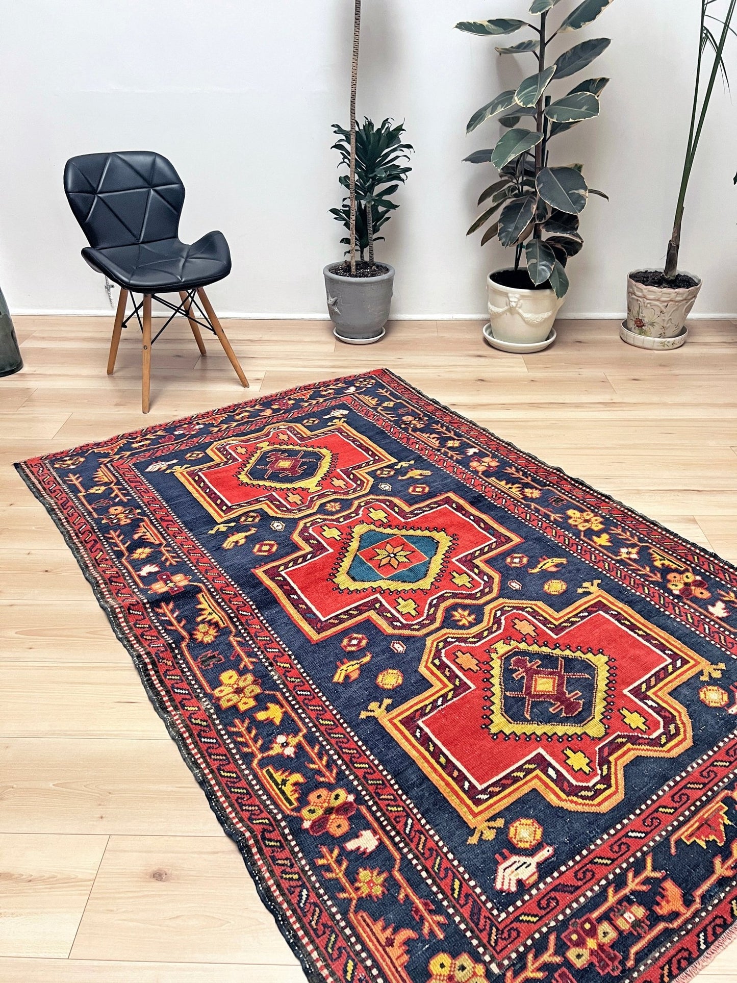 Derbend Caucasian vintage small Scatter handmade rug. Oriental rug shop San francisco bay area. Buy rug online free shipping