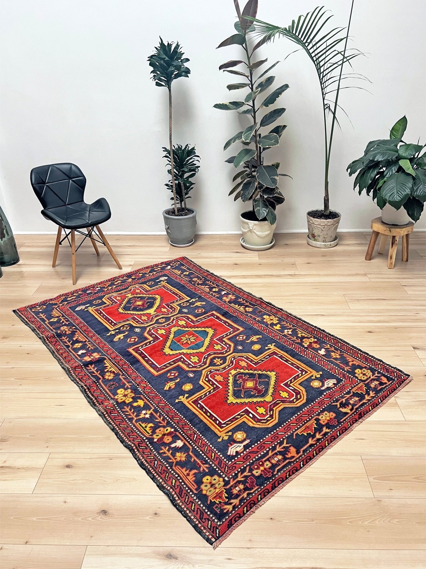 Derbend Caucasian vintage small Scatter handmade rug. Oriental rug shop San francisco bay area. Buy rug online free shipping