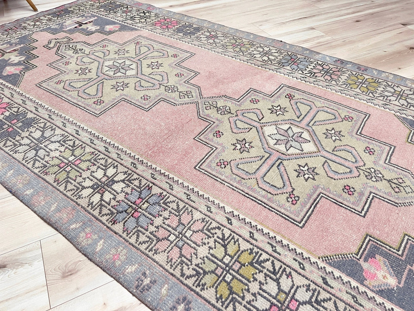 Vİntage turkish rug shop san francisco bay area. Pink wide runner rug. Buy turkish rug shop online. Free shipping USA Canada.