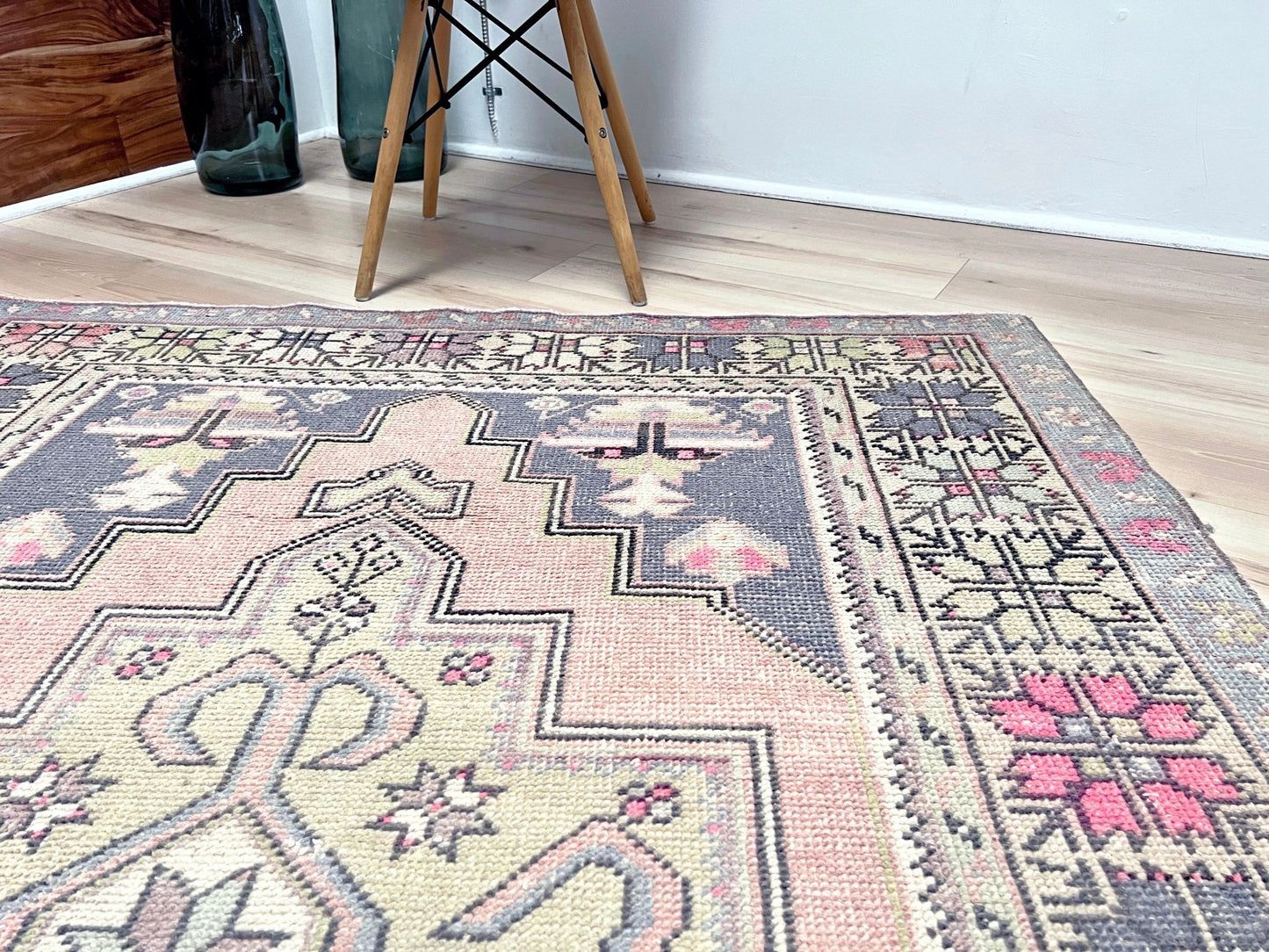 Vİntage turkish rug shop san francisco bay area. Pink wide runner rug. Buy turkish rug shop online. Free shipping USA Canada.