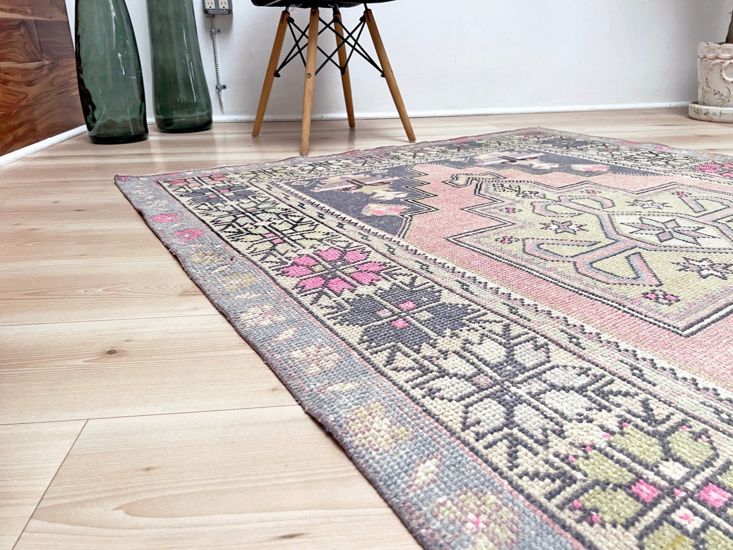 Vİntage turkish rug shop san francisco bay area. Pink wide runner rug. Buy turkish rug shop online. Free shipping USA Canada.