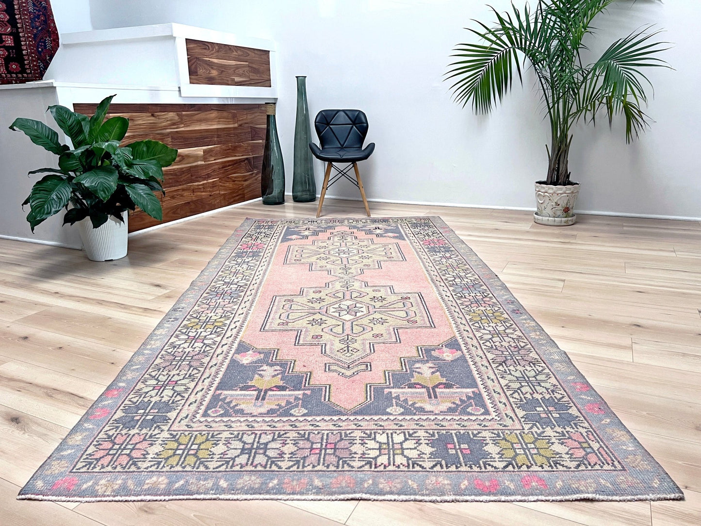 Vİntage turkish rug shop san francisco bay area. Pink wide runner rug. Buy turkish rug shop online. Free shipping USA Canada.