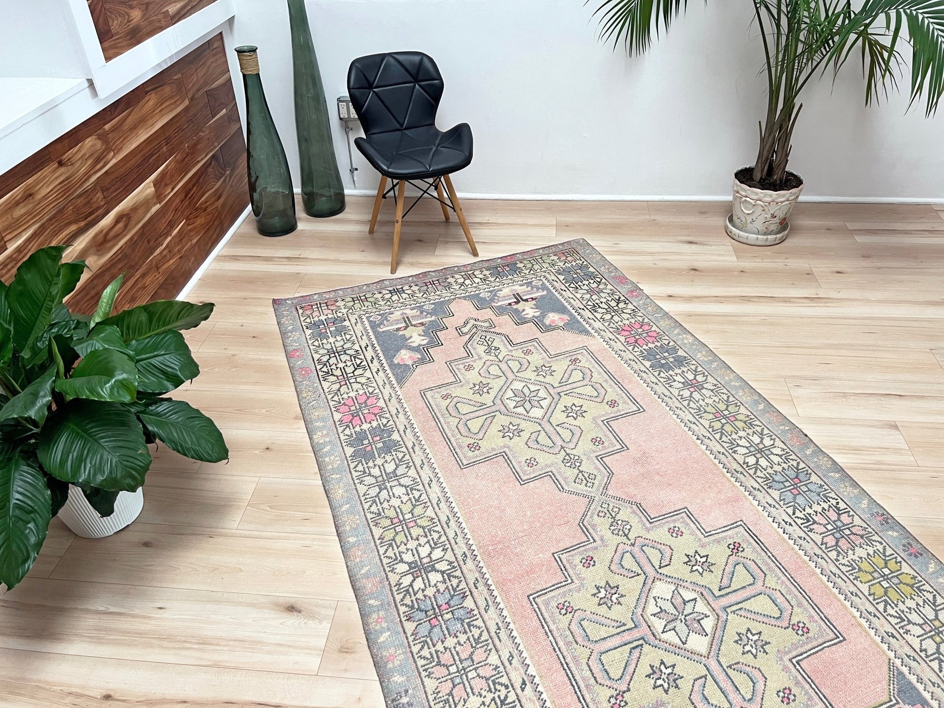 Vİntage turkish rug shop san francisco bay area. Pink wide runner rug. Buy turkish rug shop online. Free shipping USA Canada.