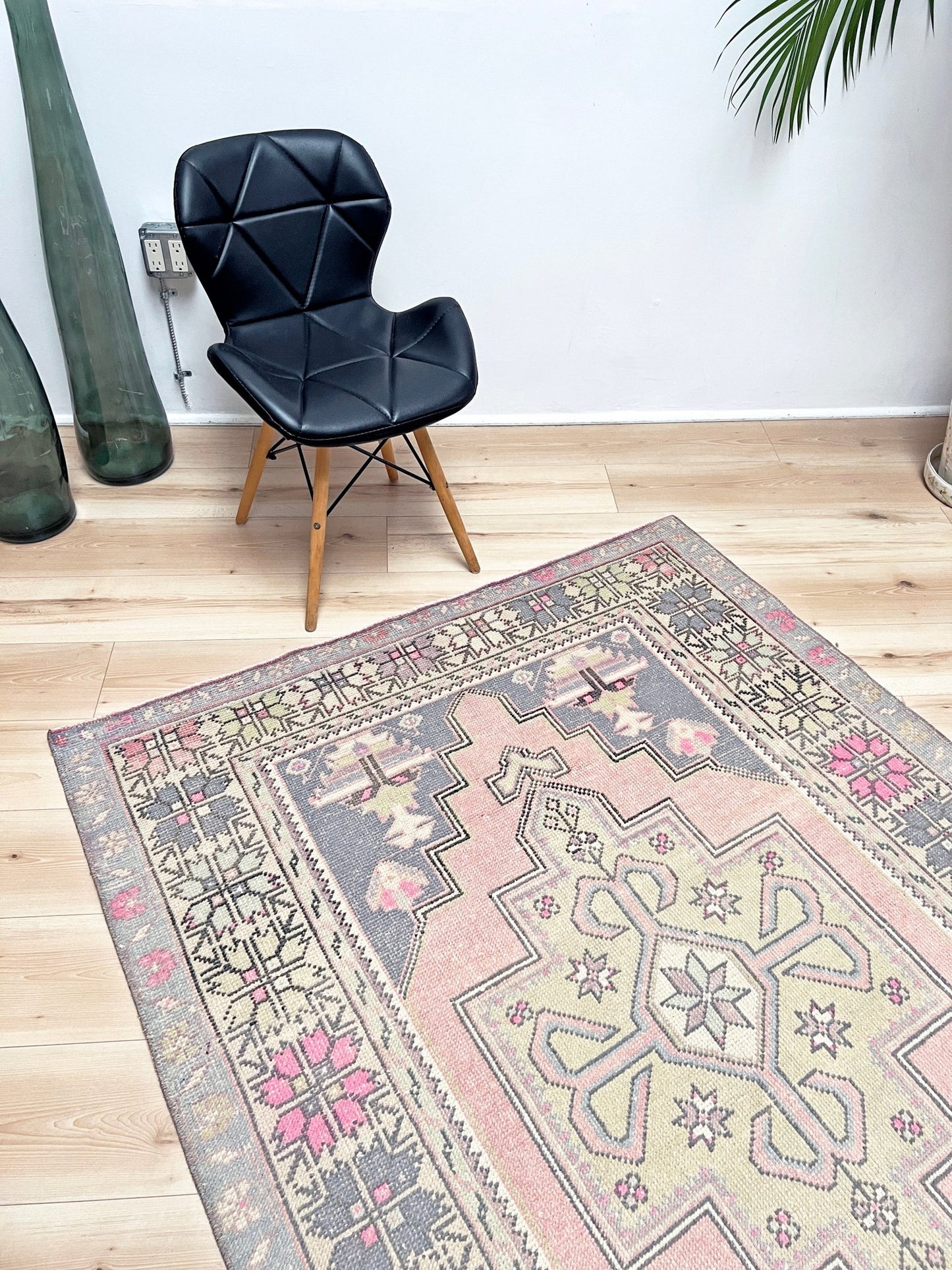 Vİntage turkish rug shop san francisco bay area. Pink wide runner rug. Buy turkish rug shop online. Free shipping USA Canada.