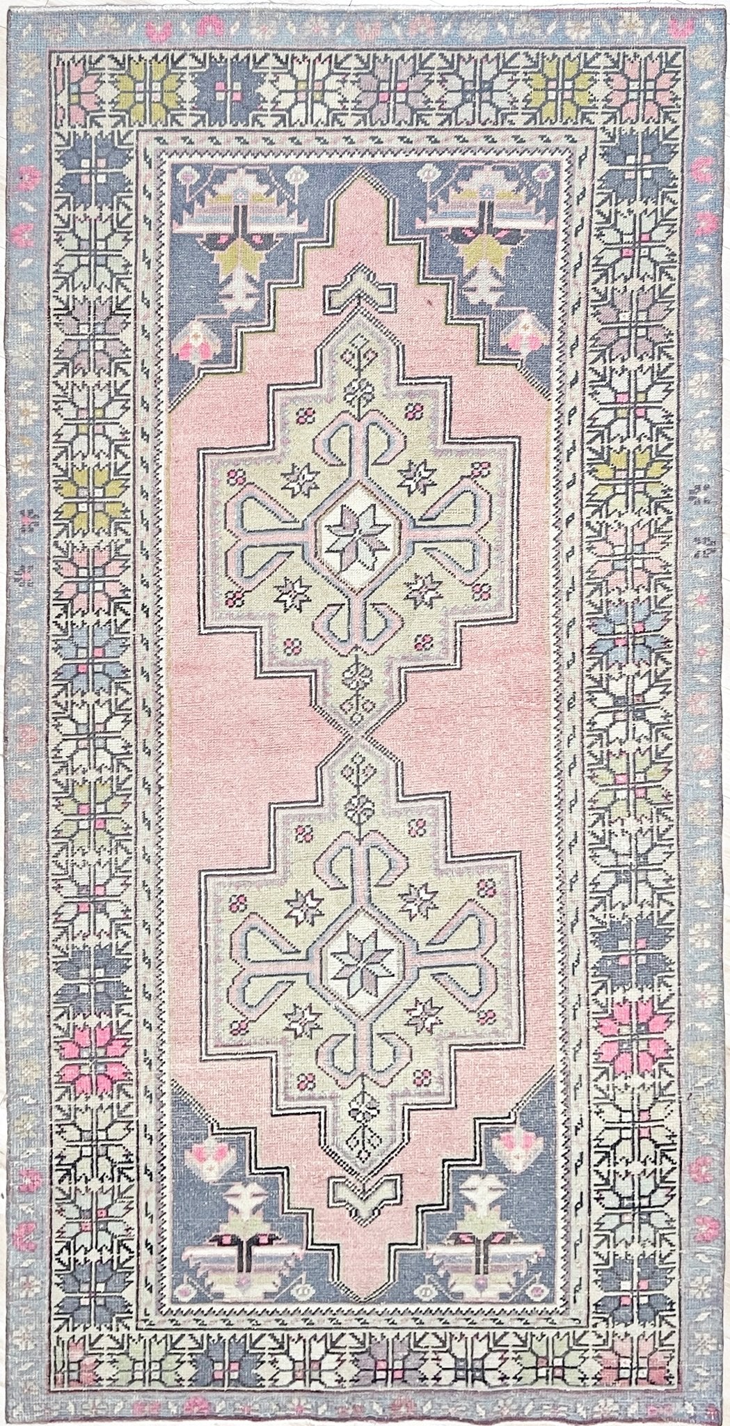 Vİntage turkish rug shop san francisco bay area. Pink wide runner rug. Buy turkish rug shop online. Free shipping USA Canada.