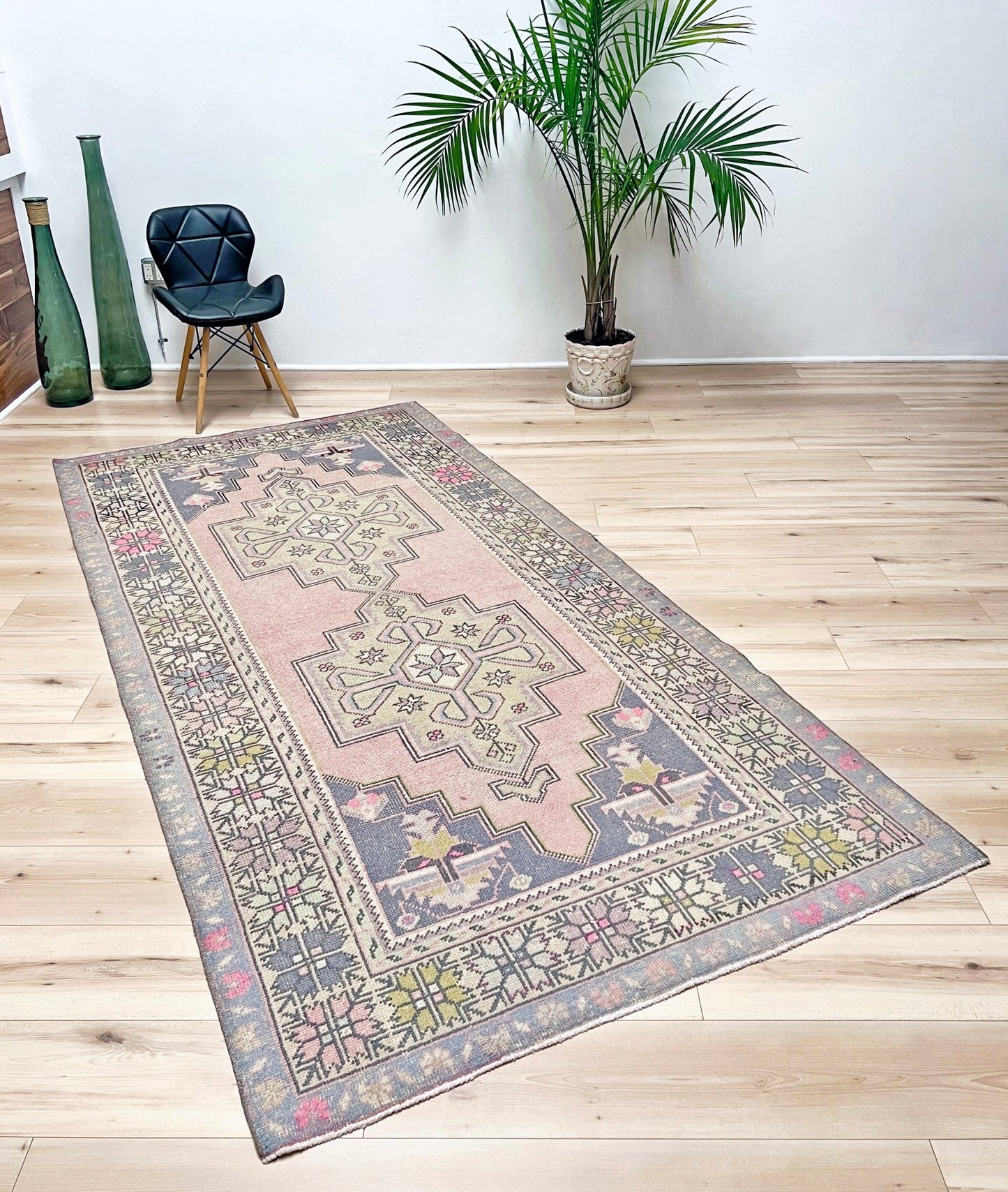 Vİntage turkish rug shop san francisco bay area. Pink wide runner rug. Buy turkish rug shop online. Free shipping USA Canada.