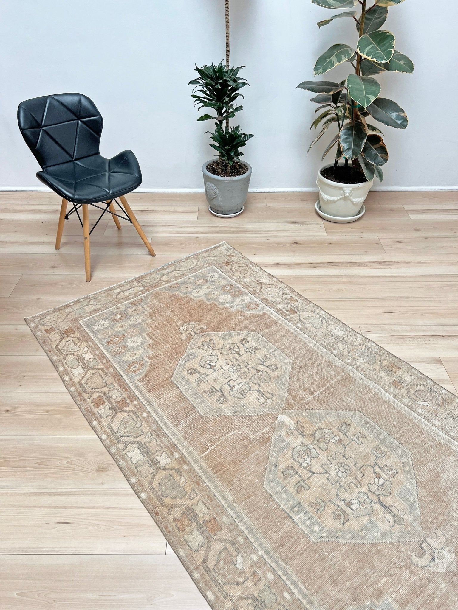 Vintage Turkish rug shop san francisco bay area. Handmade wool runner rug. Oriental rug shop palo alto. Mted rug in living room setting, soft rug, California, rug store, local shop, modern rug, earth colors, muted rug