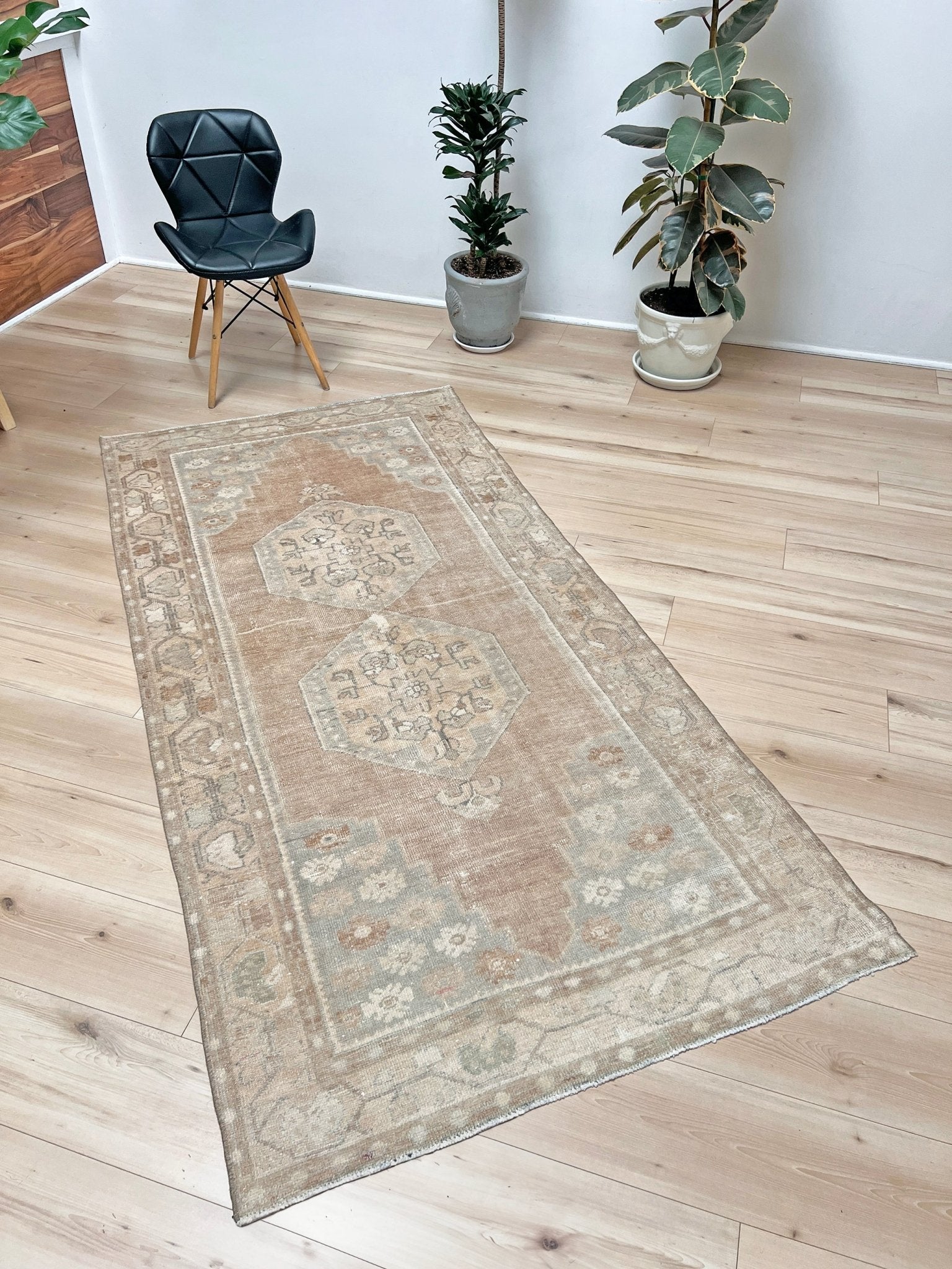 Vintage Turkish rug shop san francisco bay area. Handmade wool runner rug. Oriental rug shop palo alto. Mted rug in living room setting, soft rug, California, rug store, local shop, modern rug, earth colors, muted rug