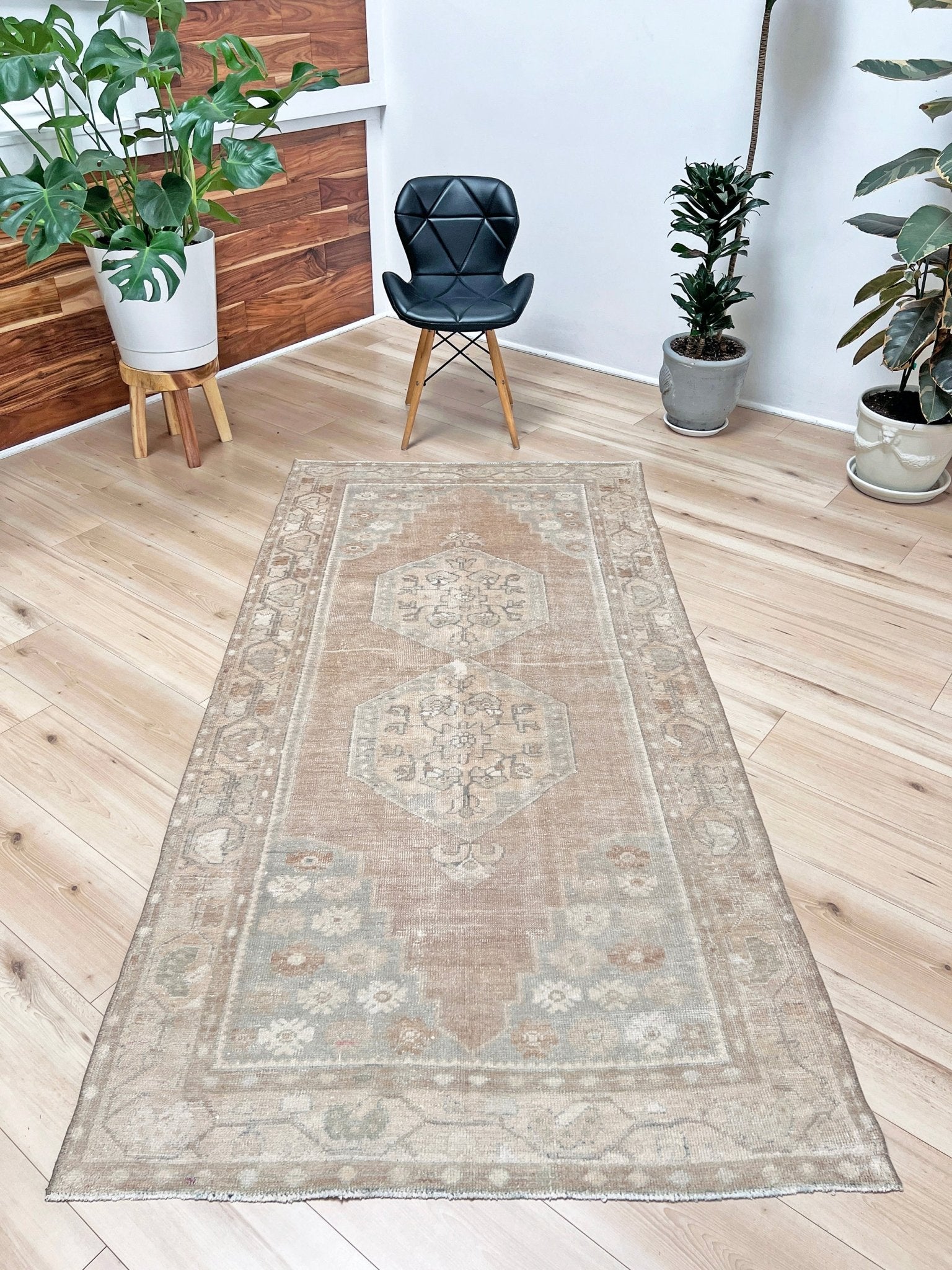 Vintage Turkish rug shop san francisco bay area. Handmade wool runner rug. Oriental rug shop palo alto. Mted rug in living room setting, soft rug, California, rug store, local shop, modern rug, earth colors, muted rug