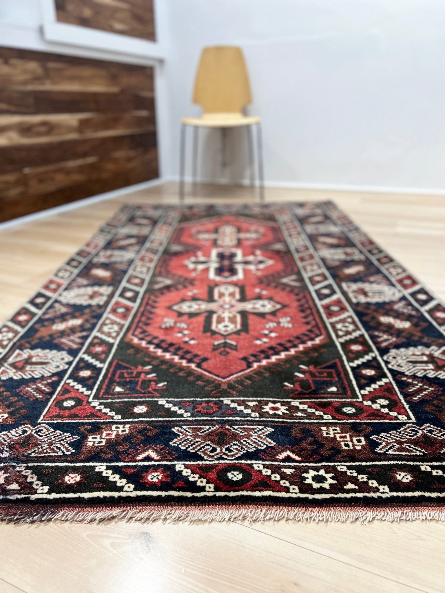 Dosemealti vintage turkish rug shop San Francisco Bay Area. 4x6 Scatter rug. Buy handmade oriental rug online