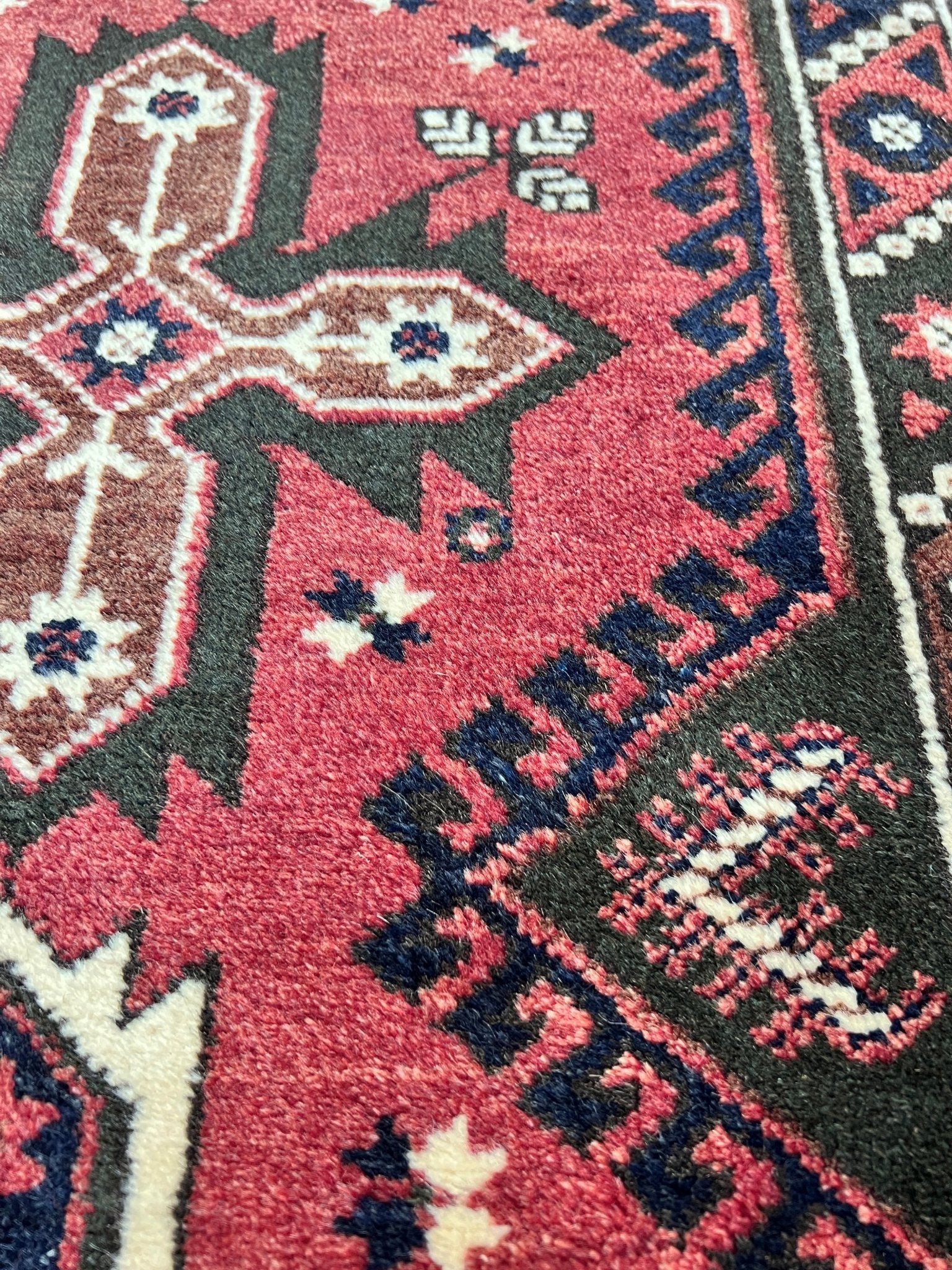 Dosemealti vintage turkish rug shop San Francisco Bay Area. 4x6 Scatter rug. Buy handmade oriental rug online