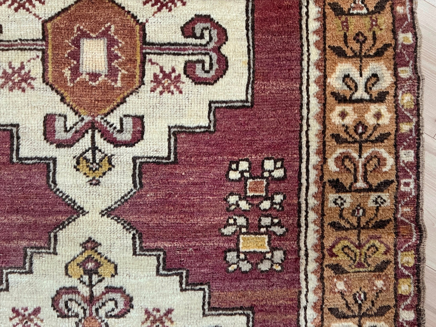 Maden vintage small turkish rug shop san francisco bay area. 3x5 handmade wool rug. Buy handmade rug online free shipping