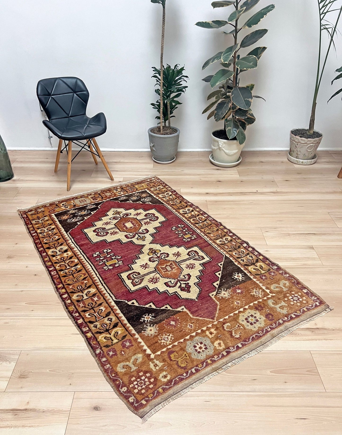 Maden vintage small turkish rug shop san francisco bay area. 3x5 handmade wool rug. Buy handmade rug online free shipping