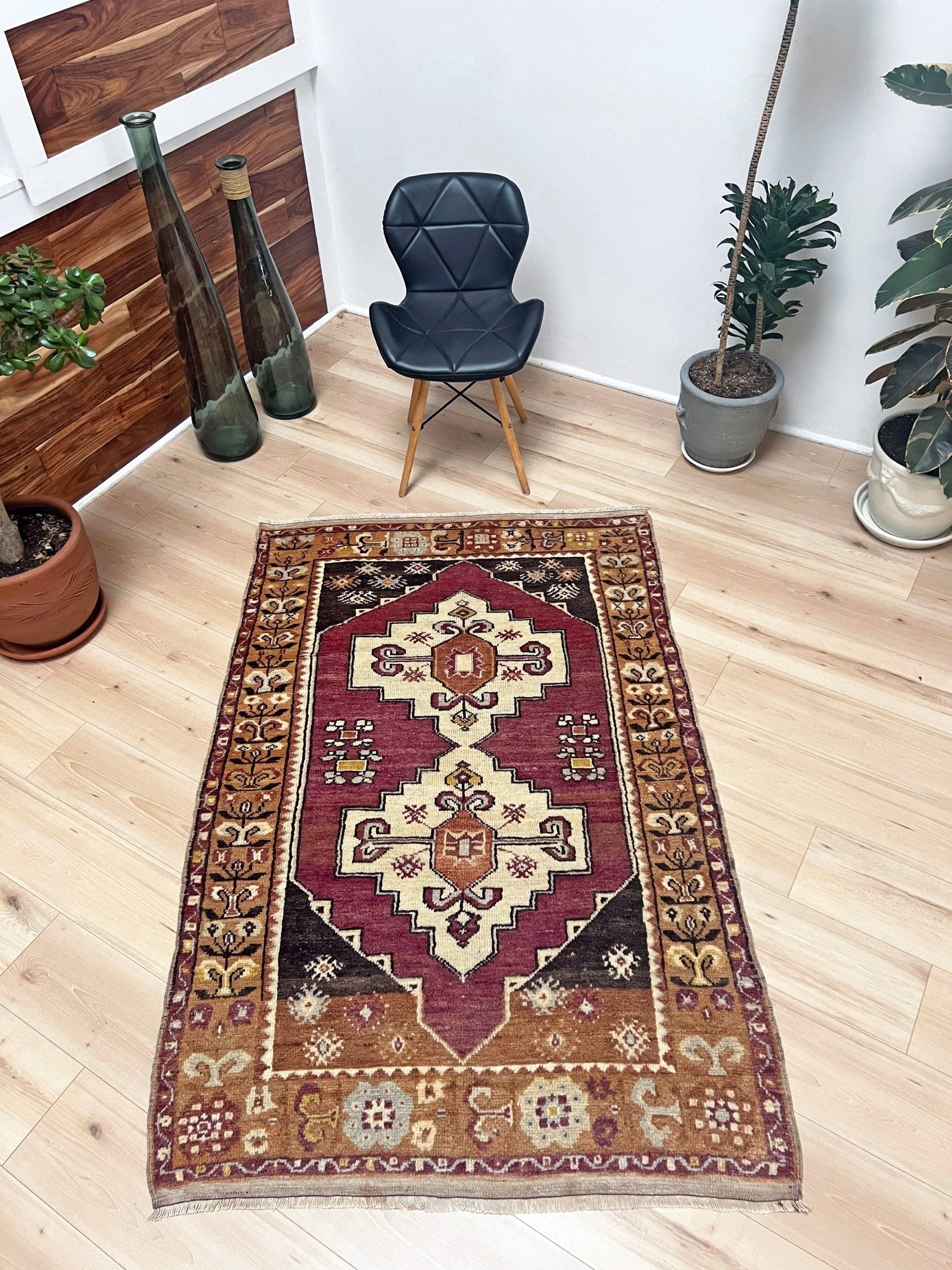 Maden vintage small turkish rug shop san francisco bay area. 3x5 handmade wool rug. Buy handmade rug online free shipping