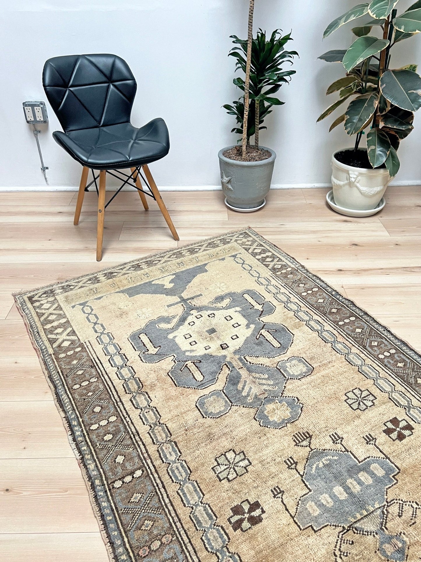 Konya muted Handmade wool small turkish rug shop san francisco bay area. Buy handmade rug online free shipping USA Canada.