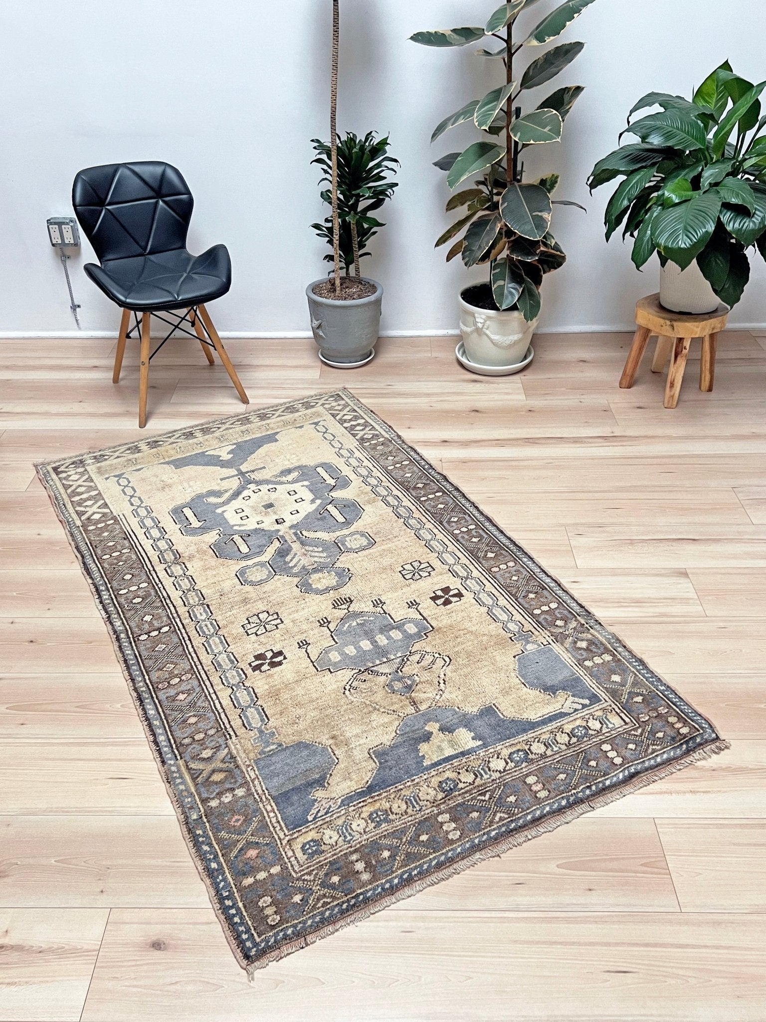 Konya muted Handmade wool small turkish rug shop san francisco bay area. Buy handmade rug online free shipping USA Canada.