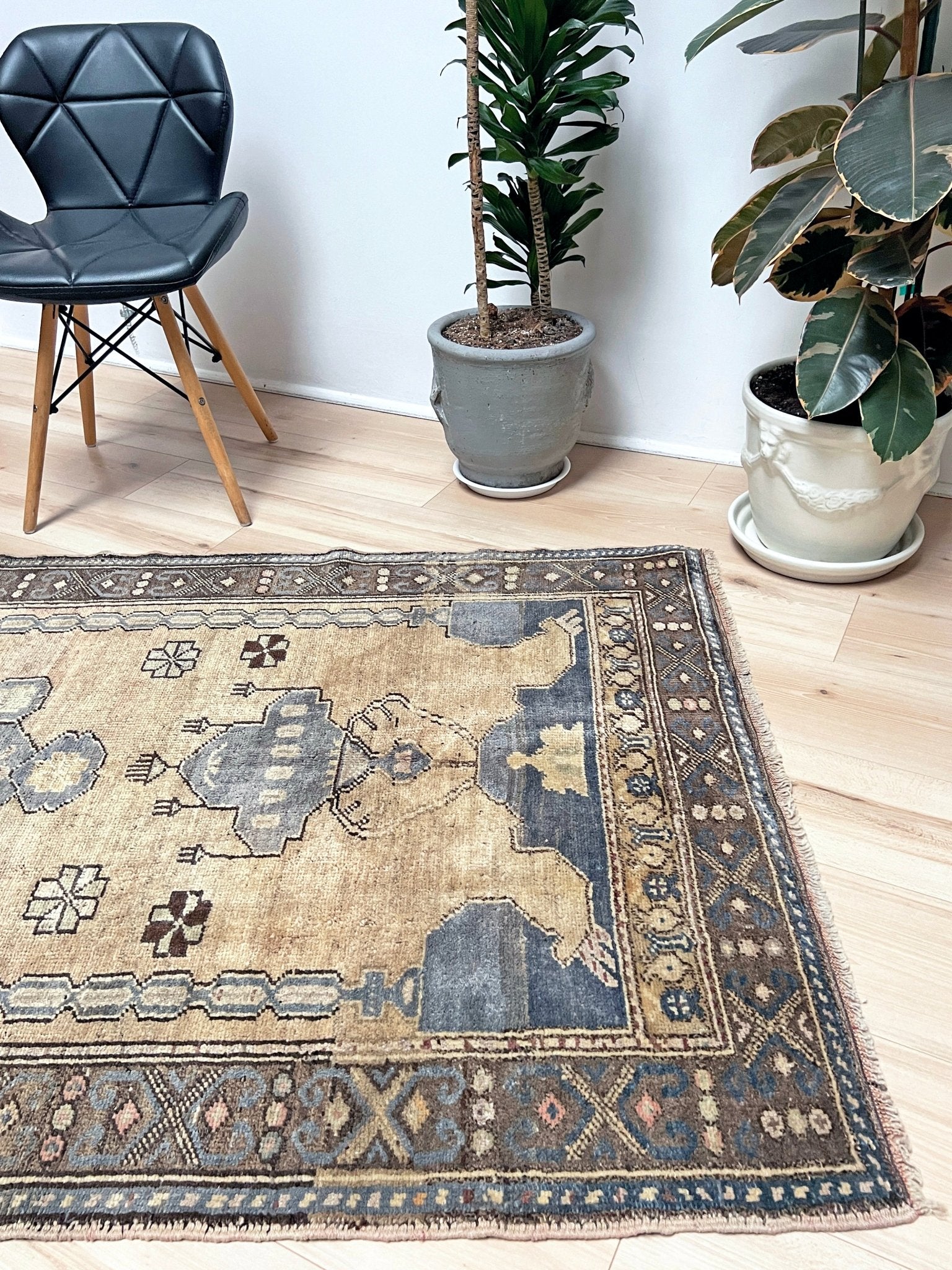 Konya muted Handmade wool small turkish rug shop san francisco bay area. Buy handmade rug online free shipping USA Canada.