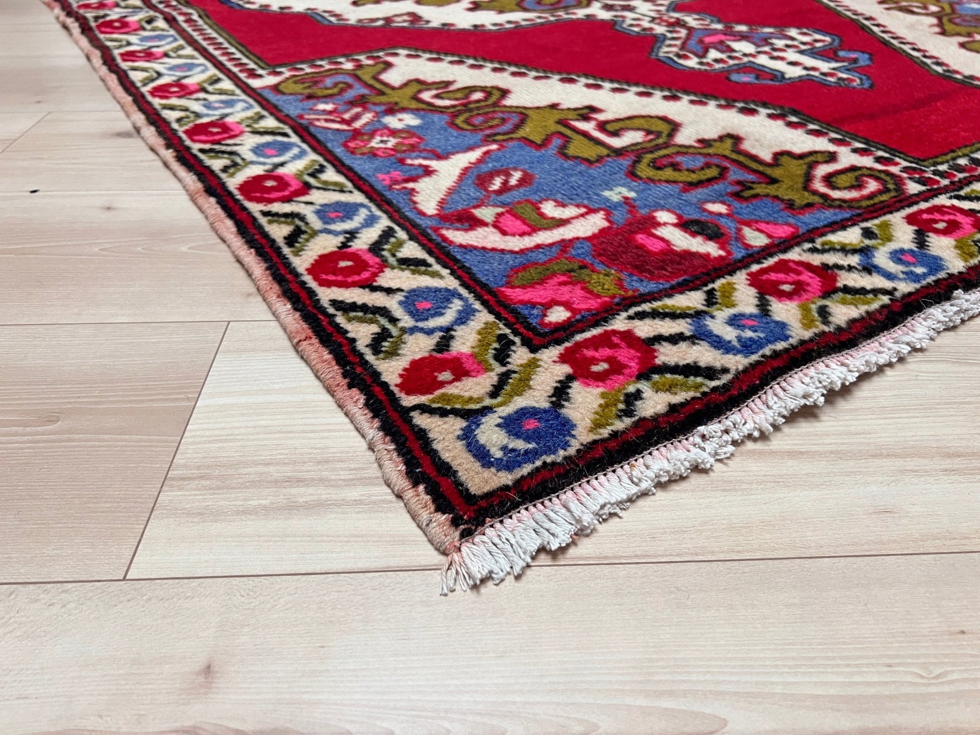 Maden vintage small turkish rug shop san francisco bay area. 3x5 handmade wool rug. Buy handmade rug online free shipping