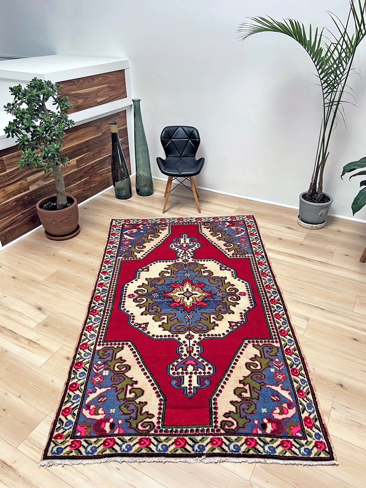 Maden vintage small turkish rug shop san francisco bay area. 3x5 handmade wool rug. Buy handmade rug online free shipping