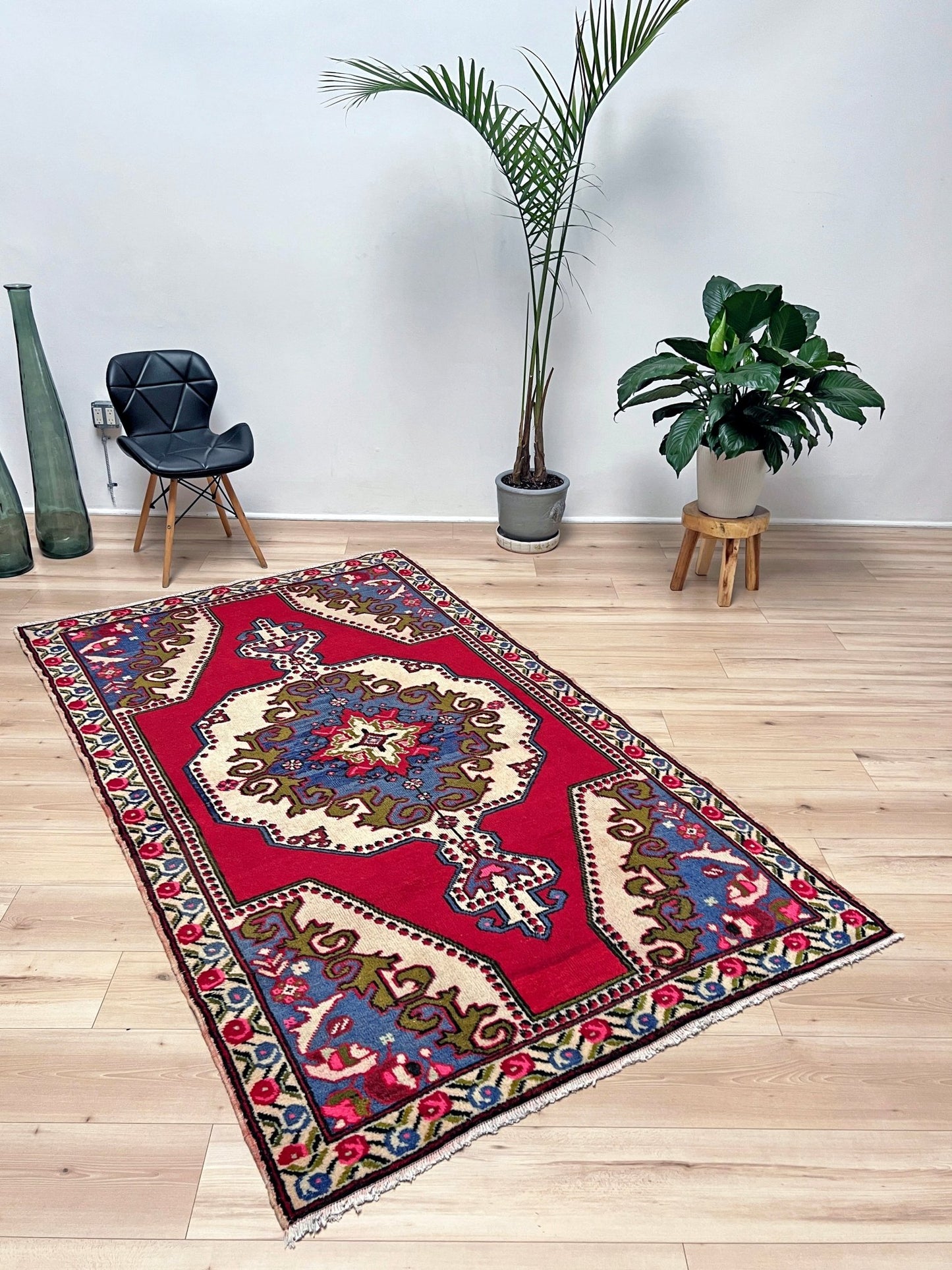 Maden vintage small turkish rug shop san francisco bay area. 3x5 handmade wool rug. Buy handmade rug online free shipping