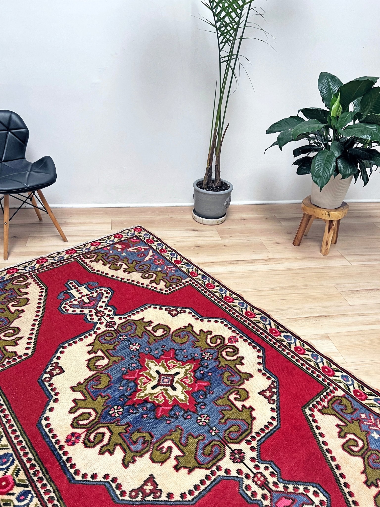 Maden vintage small turkish rug shop san francisco bay area. 3x5 handmade wool rug. Buy handmade rug online free shipping