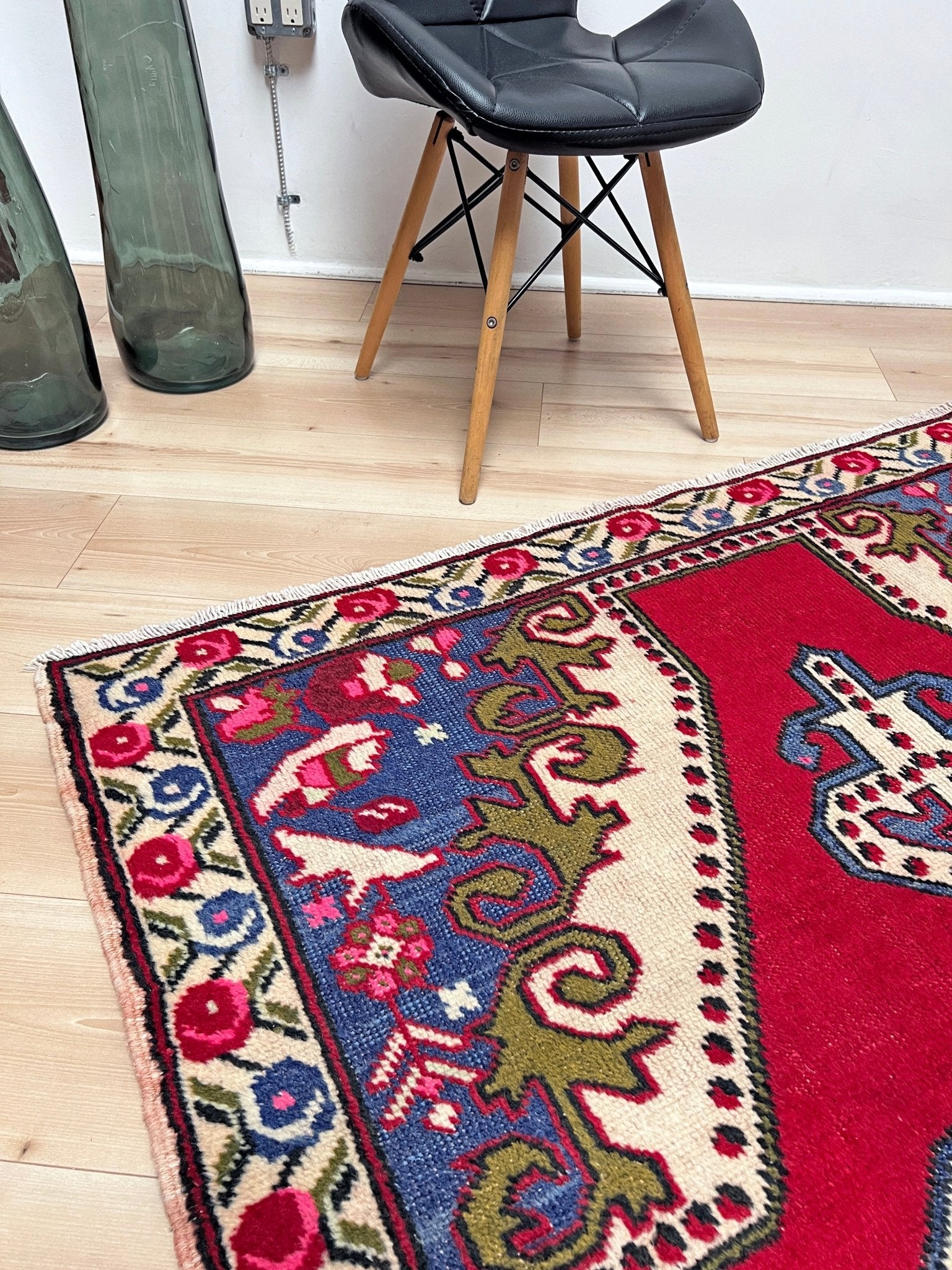 Maden vintage small turkish rug shop san francisco bay area. 3x5 handmade wool rug. Buy handmade rug online free shipping