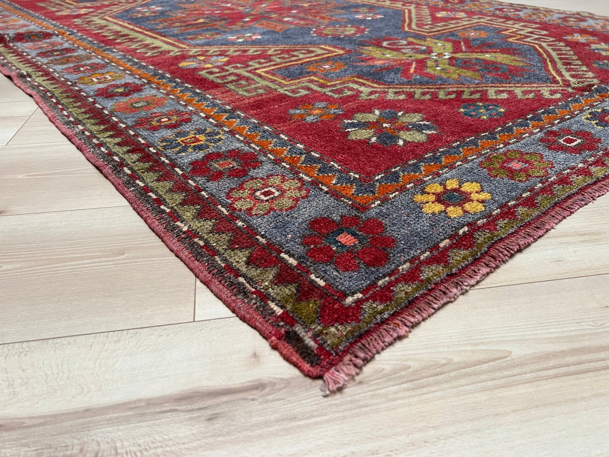 kazak caucasian vintage rug shop San francisco bay area. Rug store berkeley, palo alto. Buy handmade wool rug online