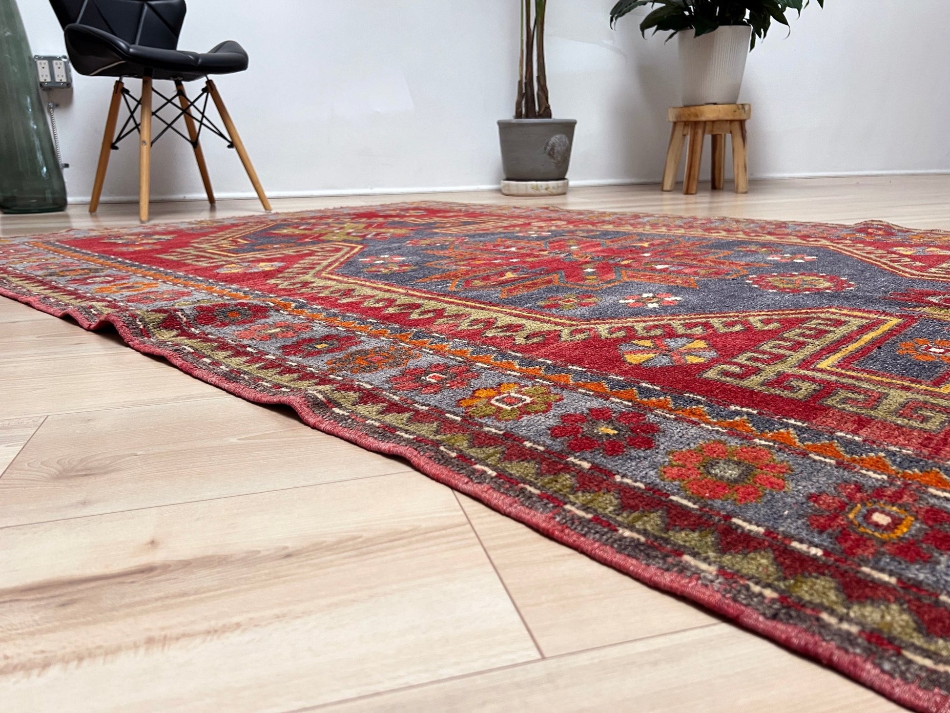 kazak caucasian vintage rug shop San francisco bay area. Rug store berkeley, palo alto. Buy handmade wool rug online