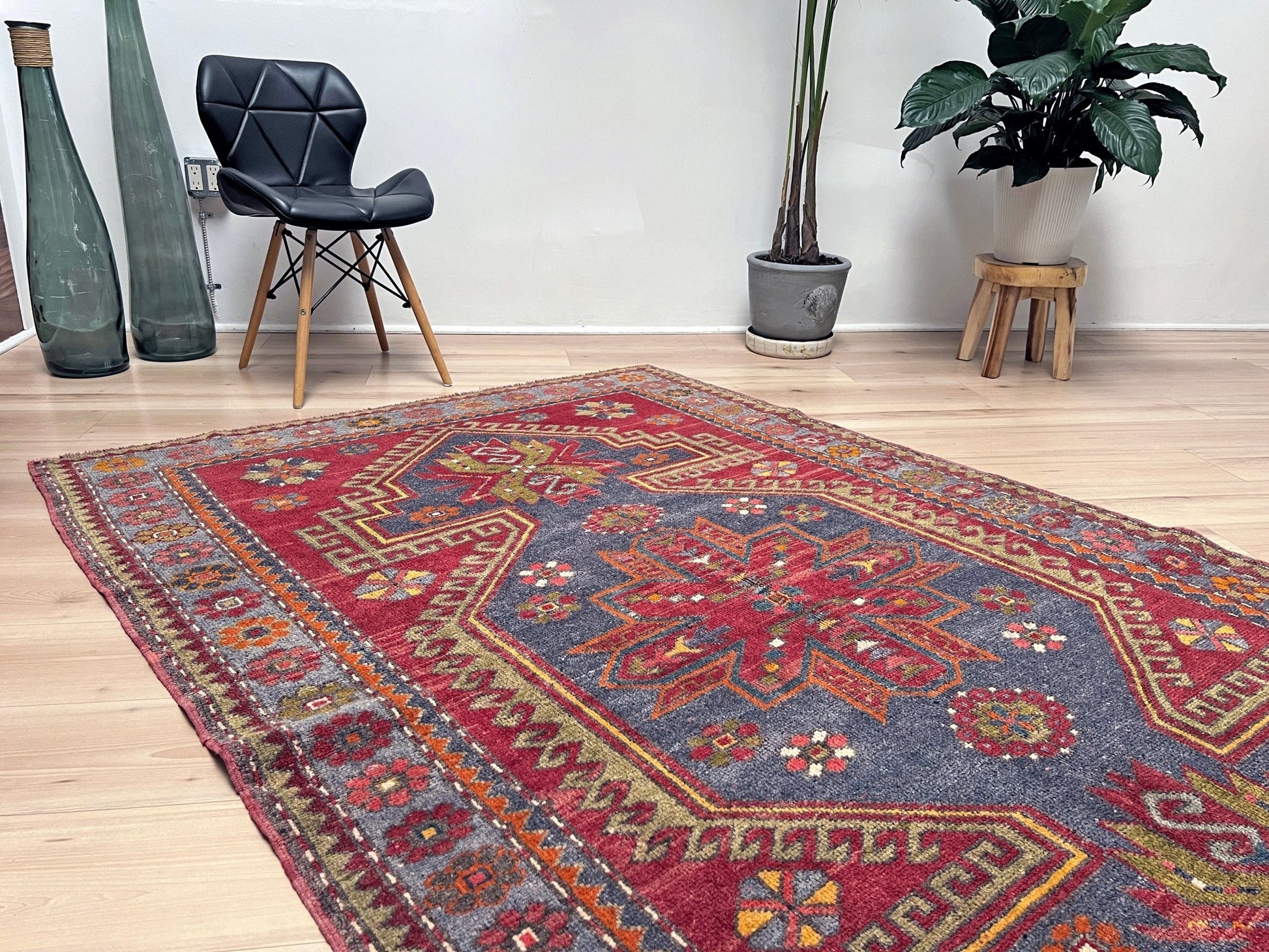 kazak caucasian vintage rug shop San francisco bay area. Rug store berkeley, palo alto. Buy handmade wool rug online