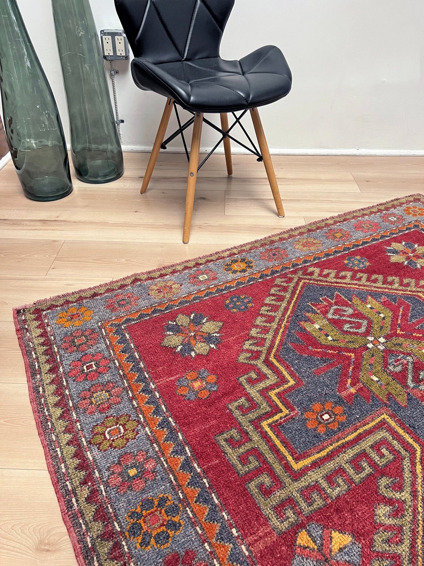 kazak caucasian vintage rug shop San francisco bay area. Rug store berkeley, palo alto. Buy handmade wool rug online