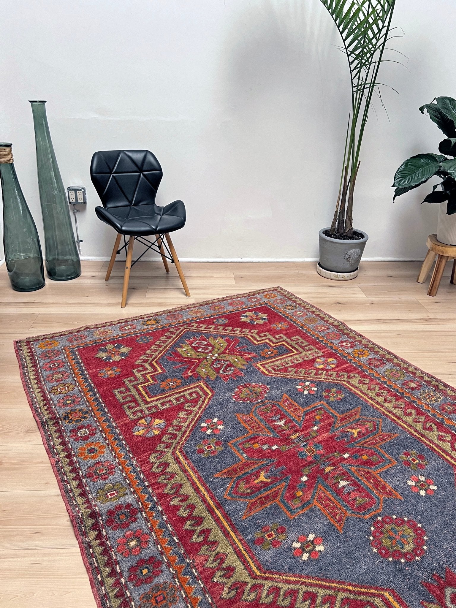 kazak caucasian vintage rug shop San francisco bay area. Rug store berkeley, palo alto. Buy handmade wool rug online