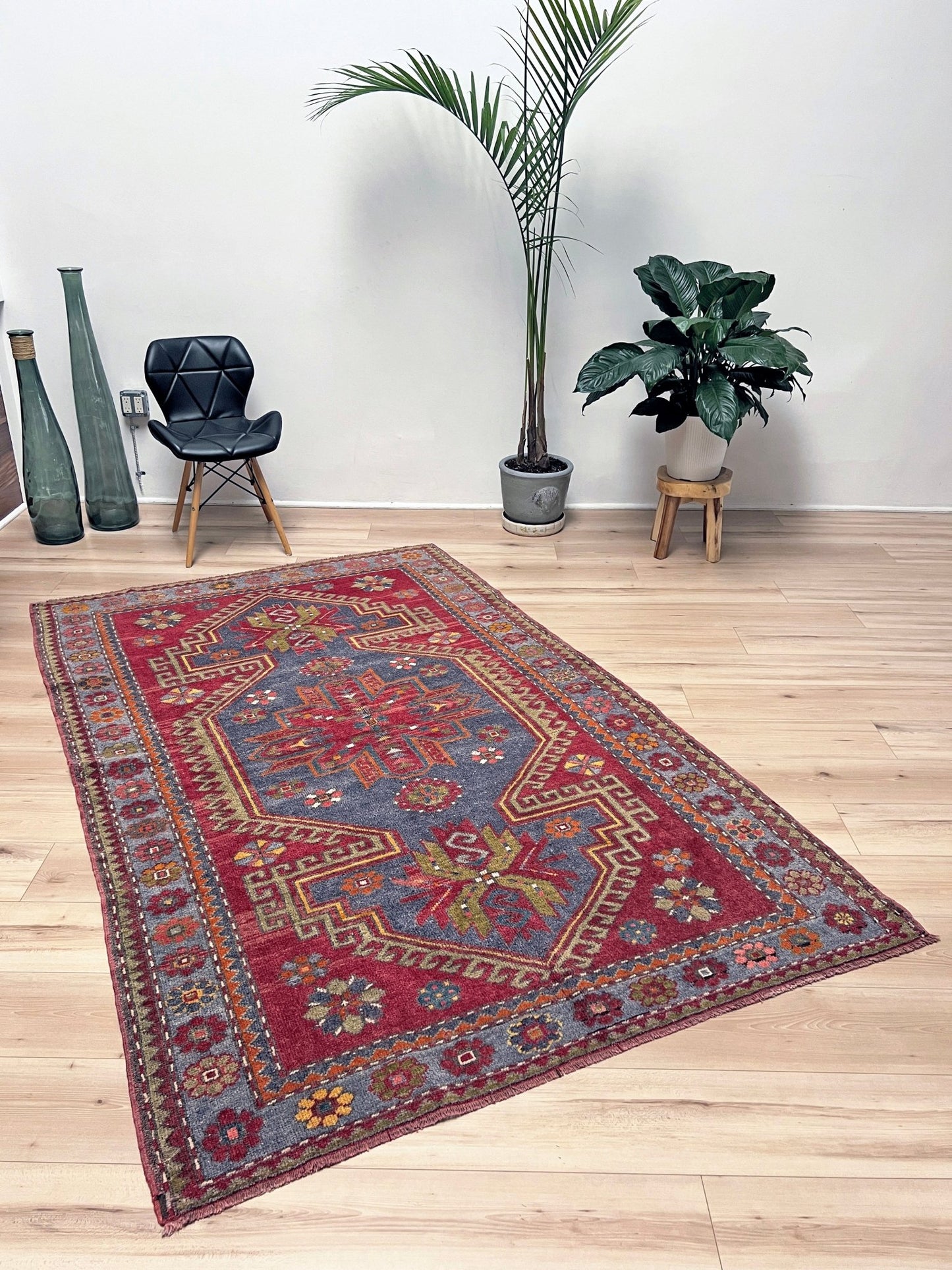 kazak caucasian vintage rug shop San francisco bay area. Rug store berkeley, palo alto. Buy handmade wool rug online