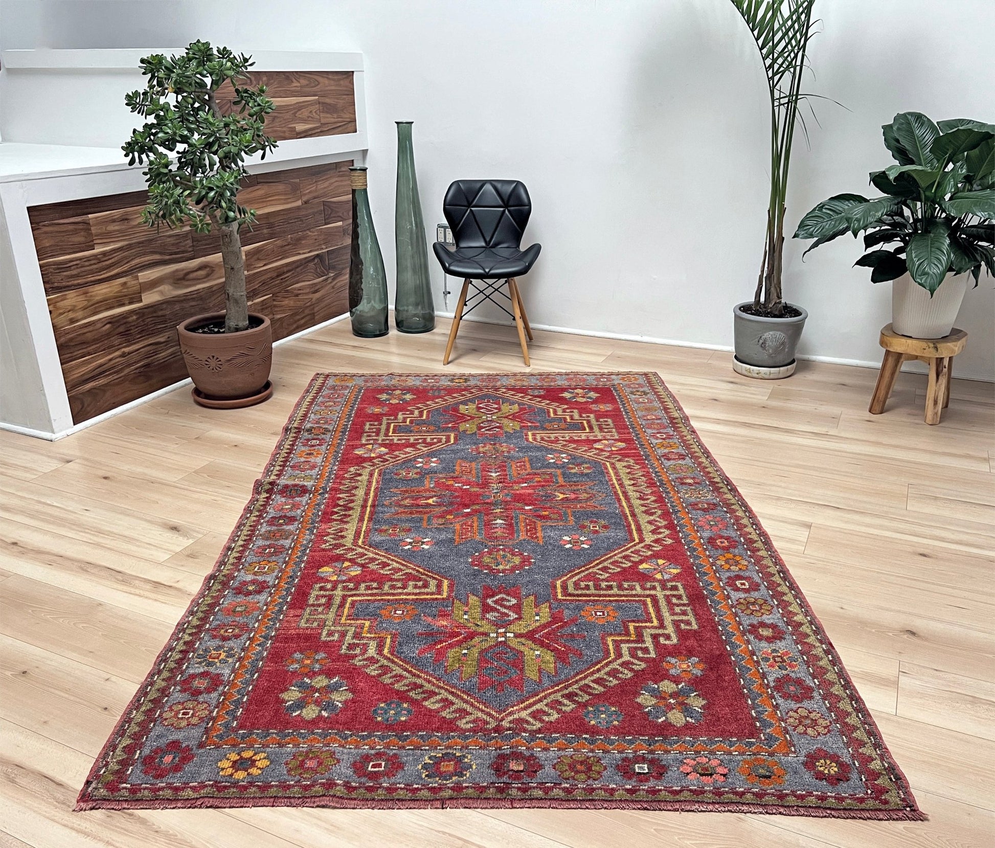 kazak caucasian vintage rug shop San francisco bay area. Rug store berkeley, palo alto. Buy handmade wool rug online