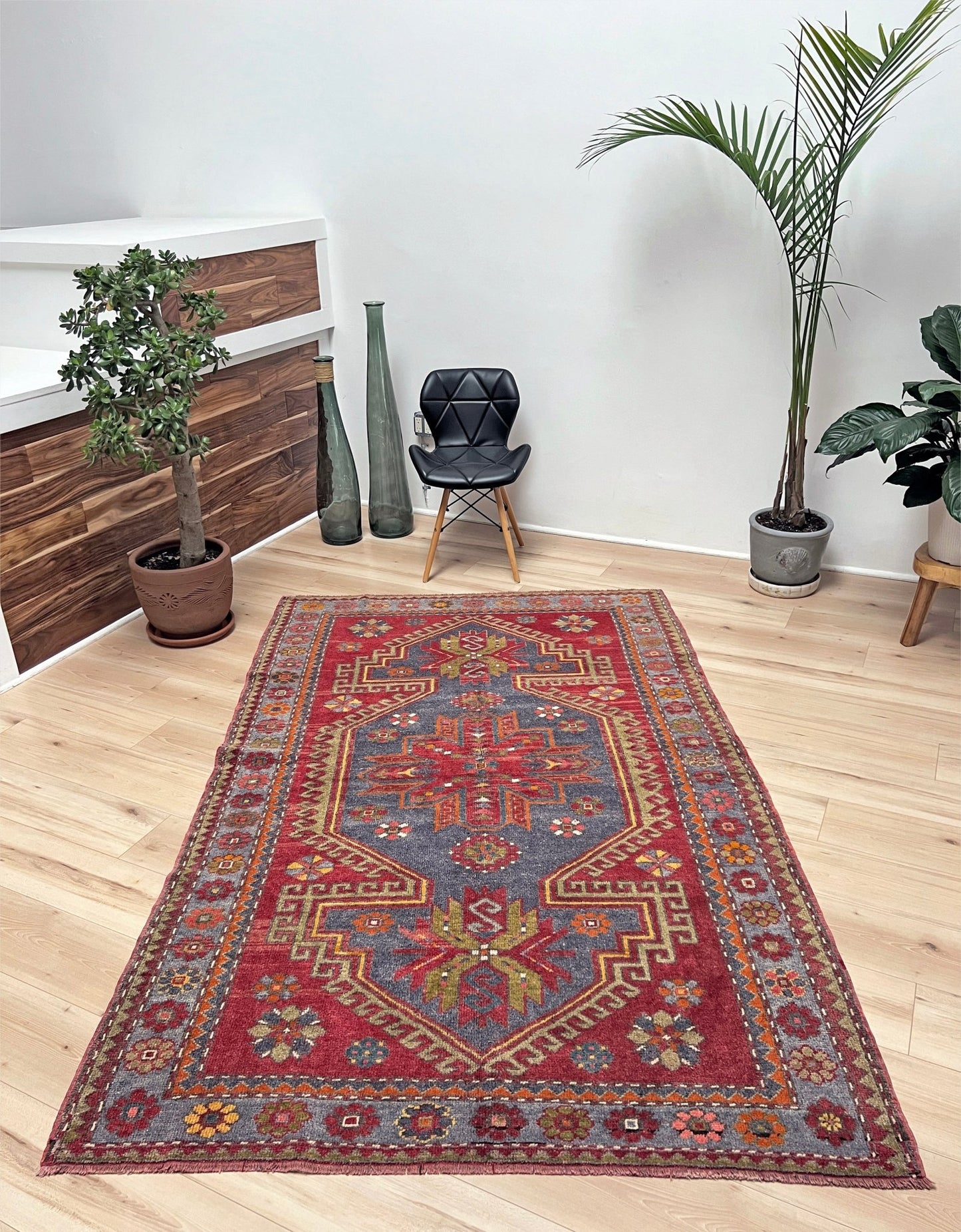 kazak caucasian vintage rug shop San francisco bay area. Rug store berkeley, palo alto. Buy handmade wool rug online