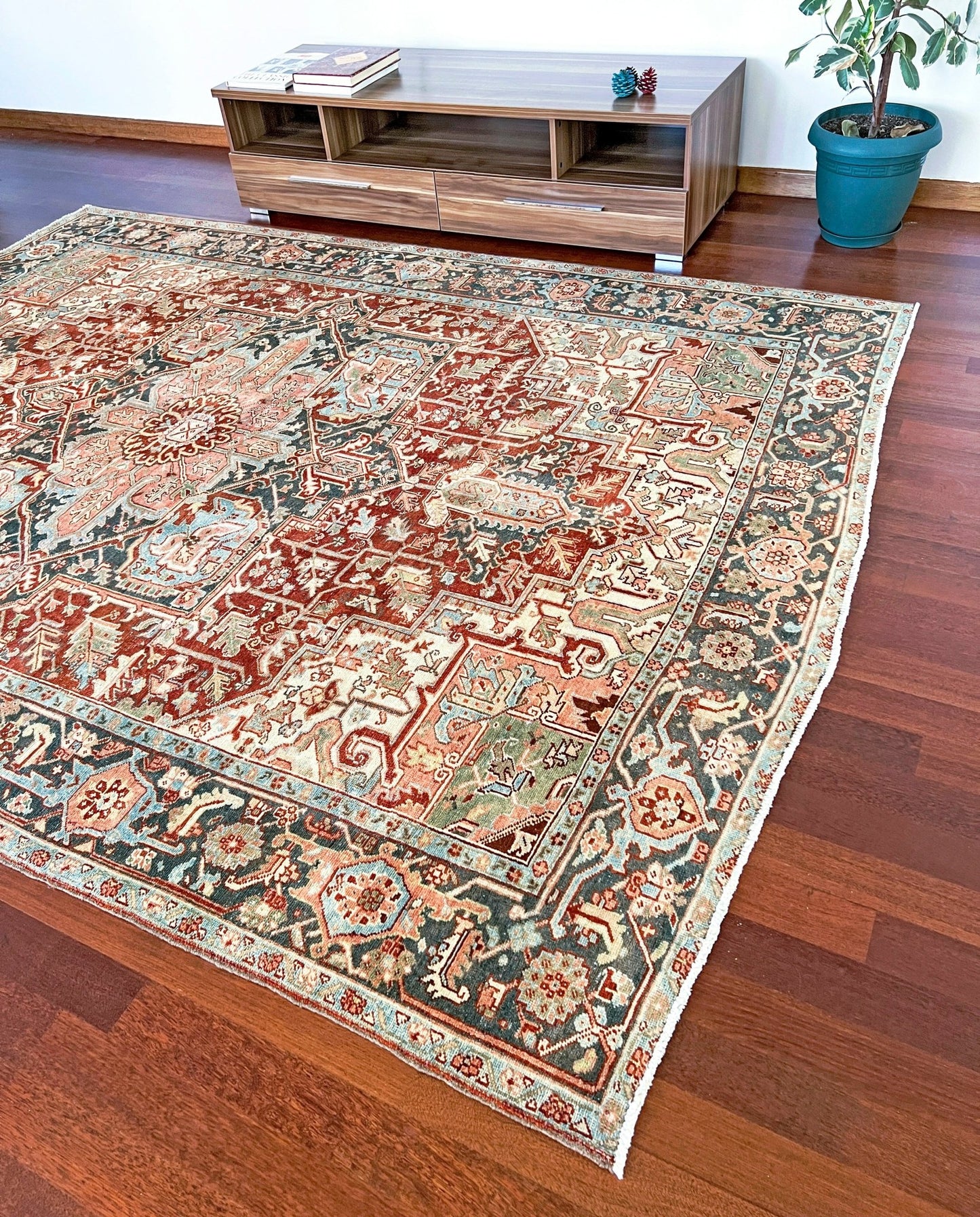 Large heriz persian area rug Oriental rug shop San francisco bay area. Buy oriental rug shop online free shipping