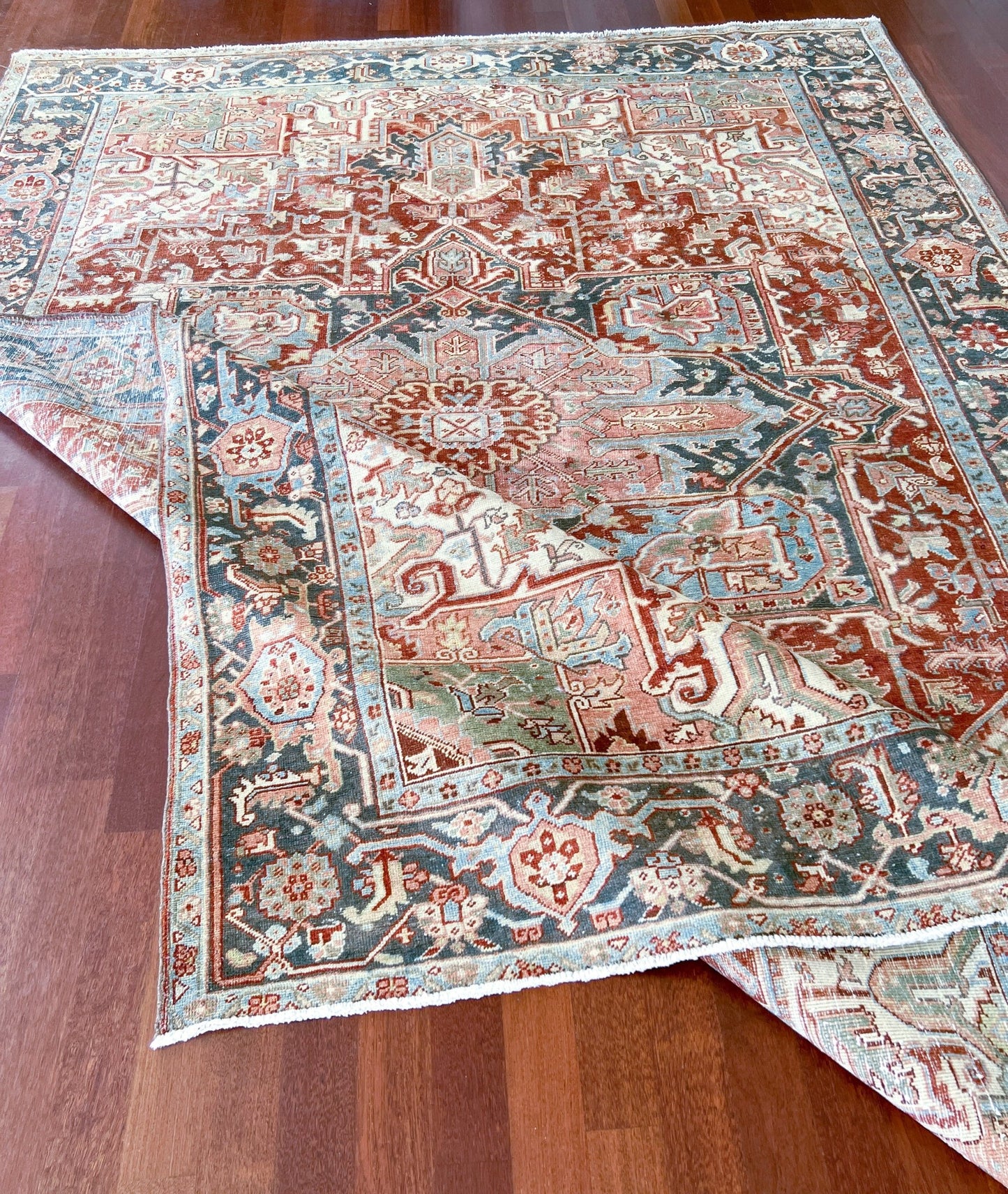 Large heriz persian area rug Oriental rug shop San francisco bay area. Buy oriental rug shop online free shipping