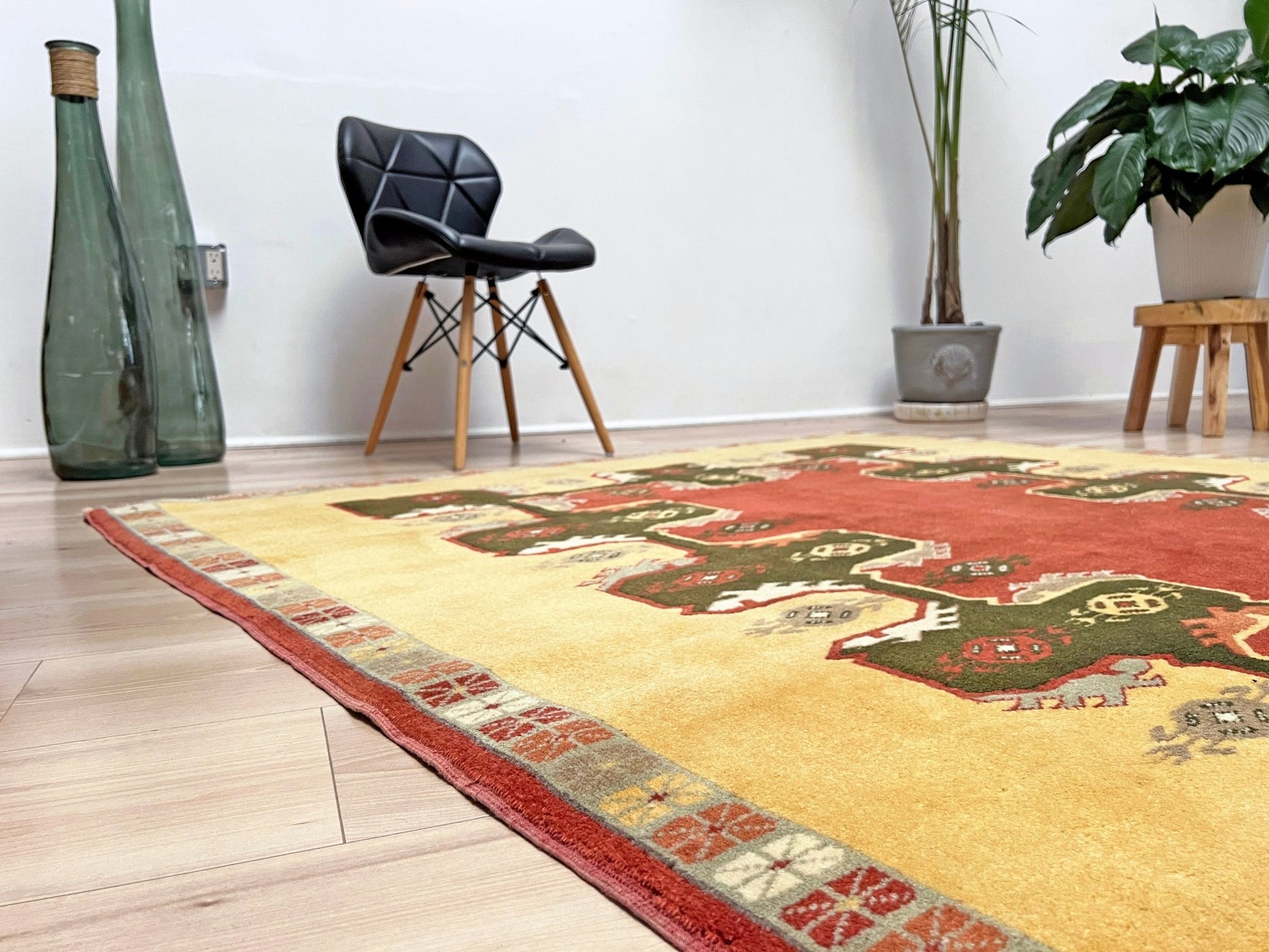 Konya Turkish Soft Rug. Vintage Rug Shop San Francisco Bay Area. Buy handmade wool rug  online free shipping USA and Canada.