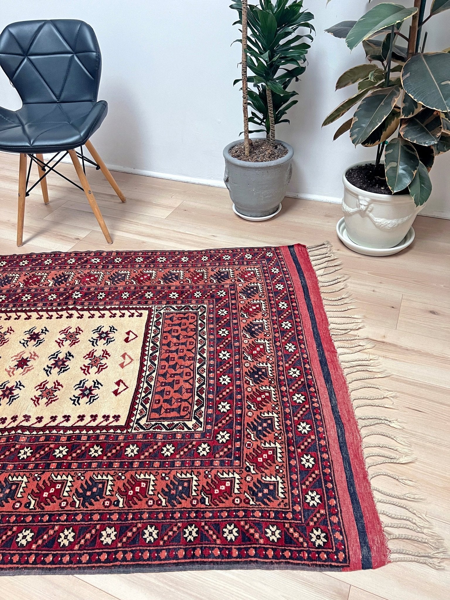 Yagcibedir vintage turkish prayer rug. Small 3x5 handmade wool rug rug shop san francisco bay area. Buy handmade rug online