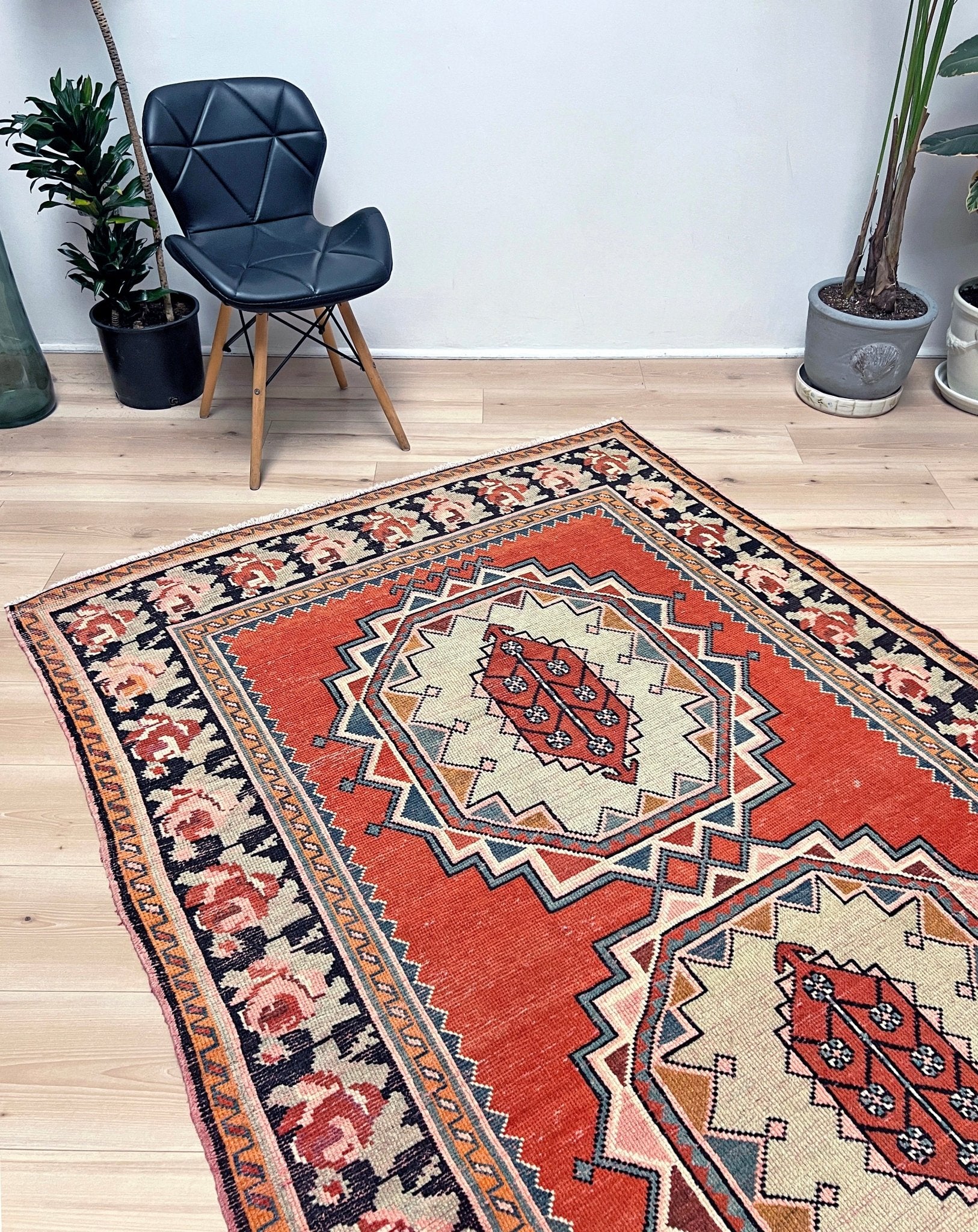 derbend karabagh caucasian rug. Oriental rug shop San Francisco Bay Area. Wide runner handmade wool rug. Buy rug online